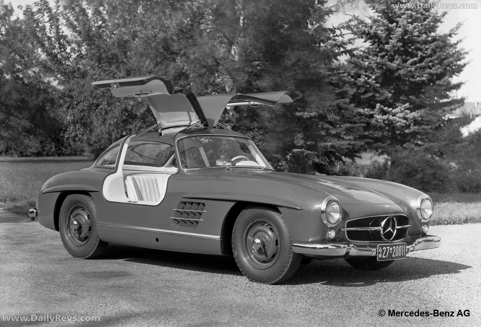 1957 Mercedes-Benz 300 SL W198 Front View