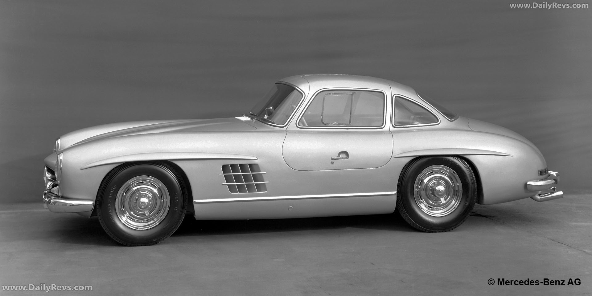 1957 Mercedes-Benz 300 SL W198 Side View