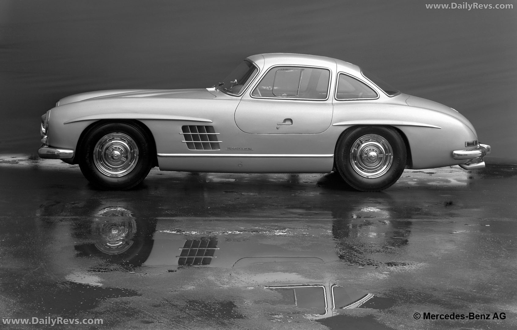 1957 Mercedes-Benz 300 SL W198 Side View