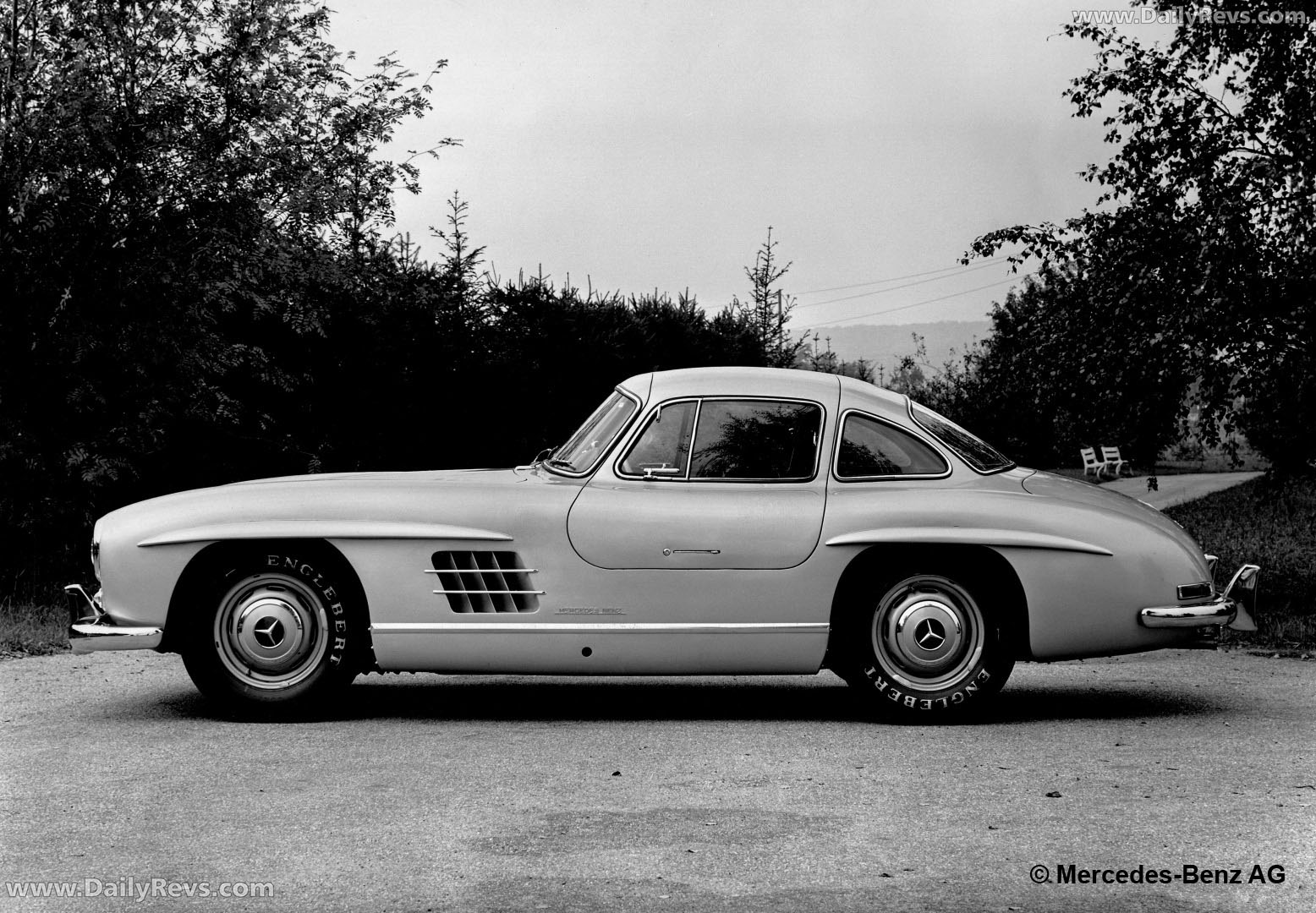 1957 Mercedes-Benz 300 SL W198 Side View