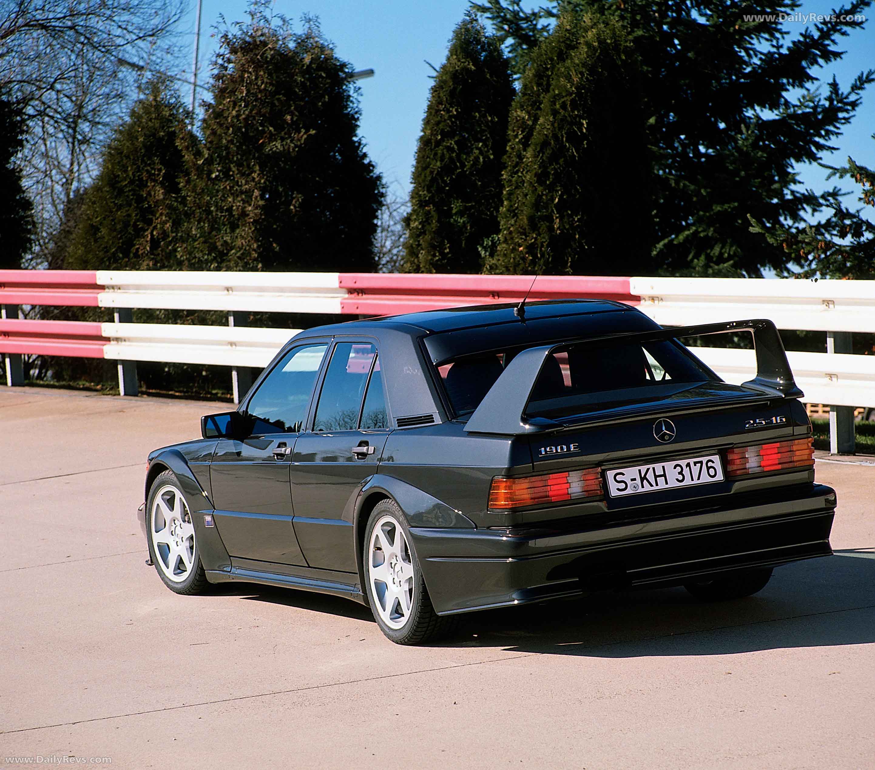 1990 Mercedes-Benz 190E EVO 2 W201 Rear View