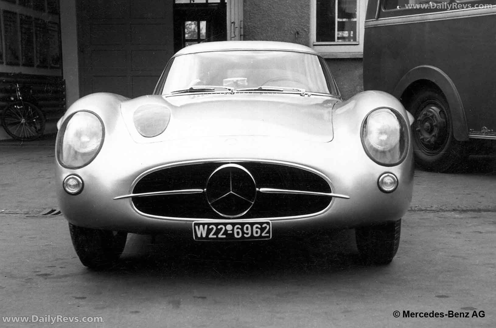 1955 Mercedes-Benz 300 SLR W196 S Front View