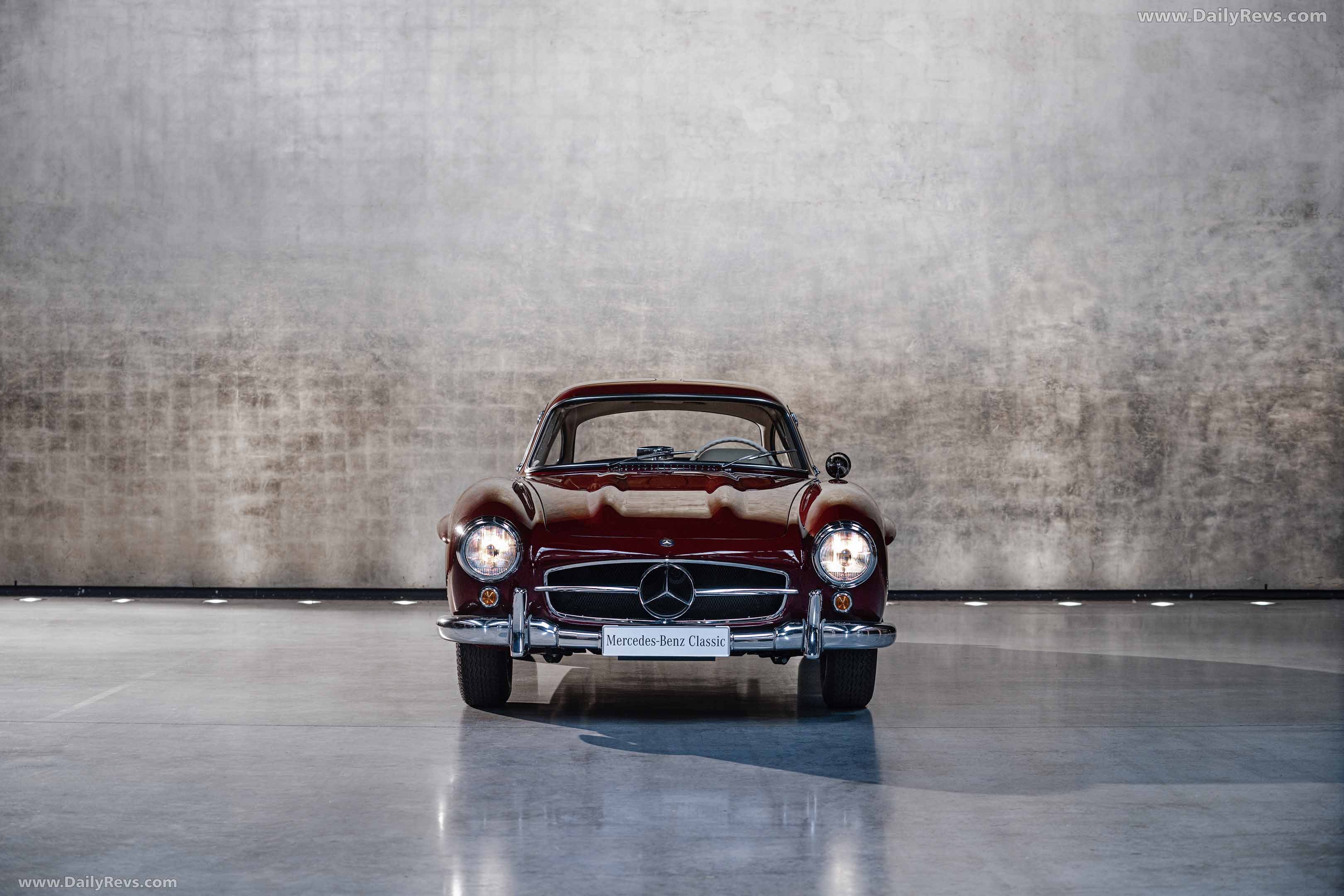 1954 Mercedes-Benz 300 SL Gullwing W198 Front View
