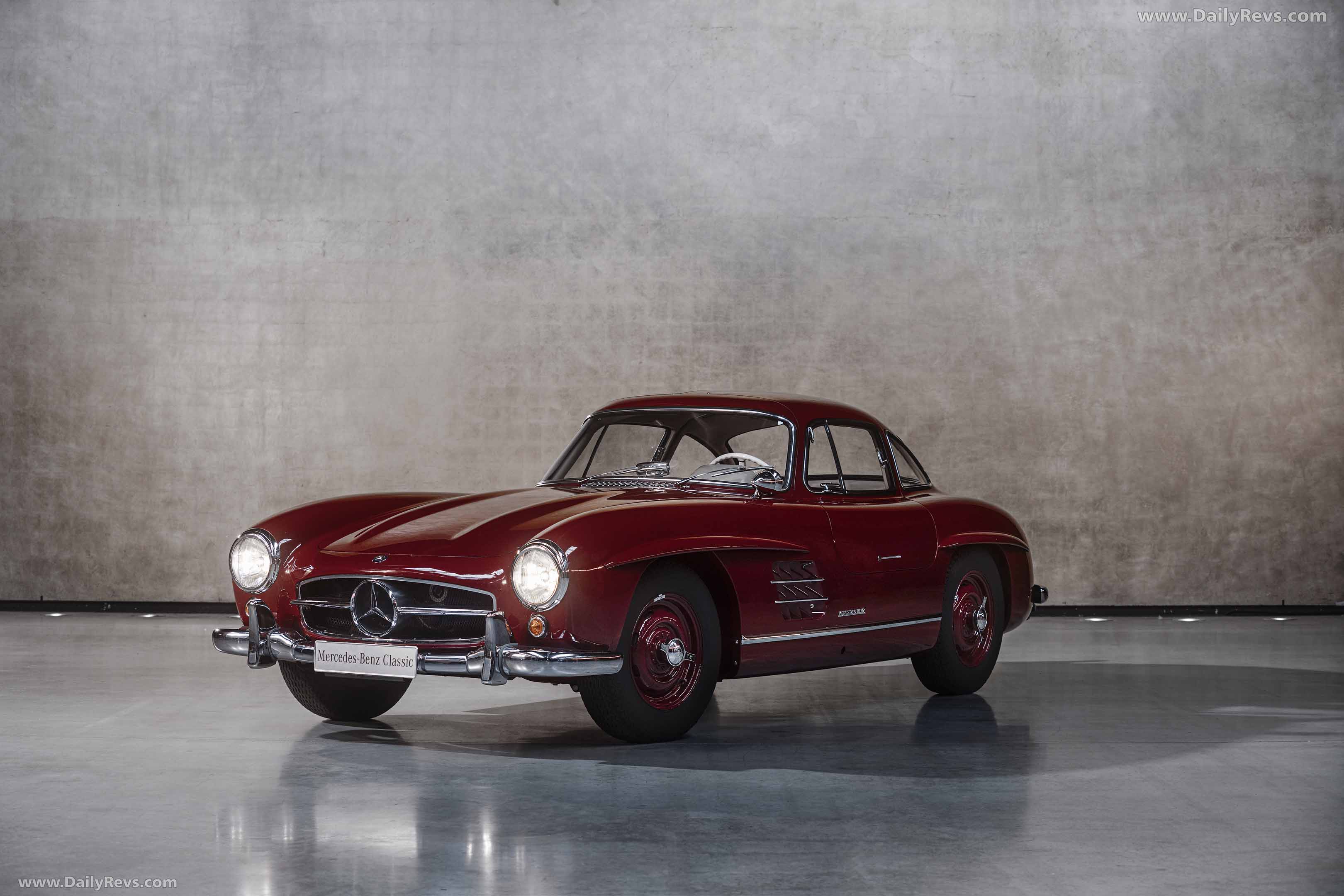 1954 Mercedes-Benz 300 SL Gullwing W198 Front View