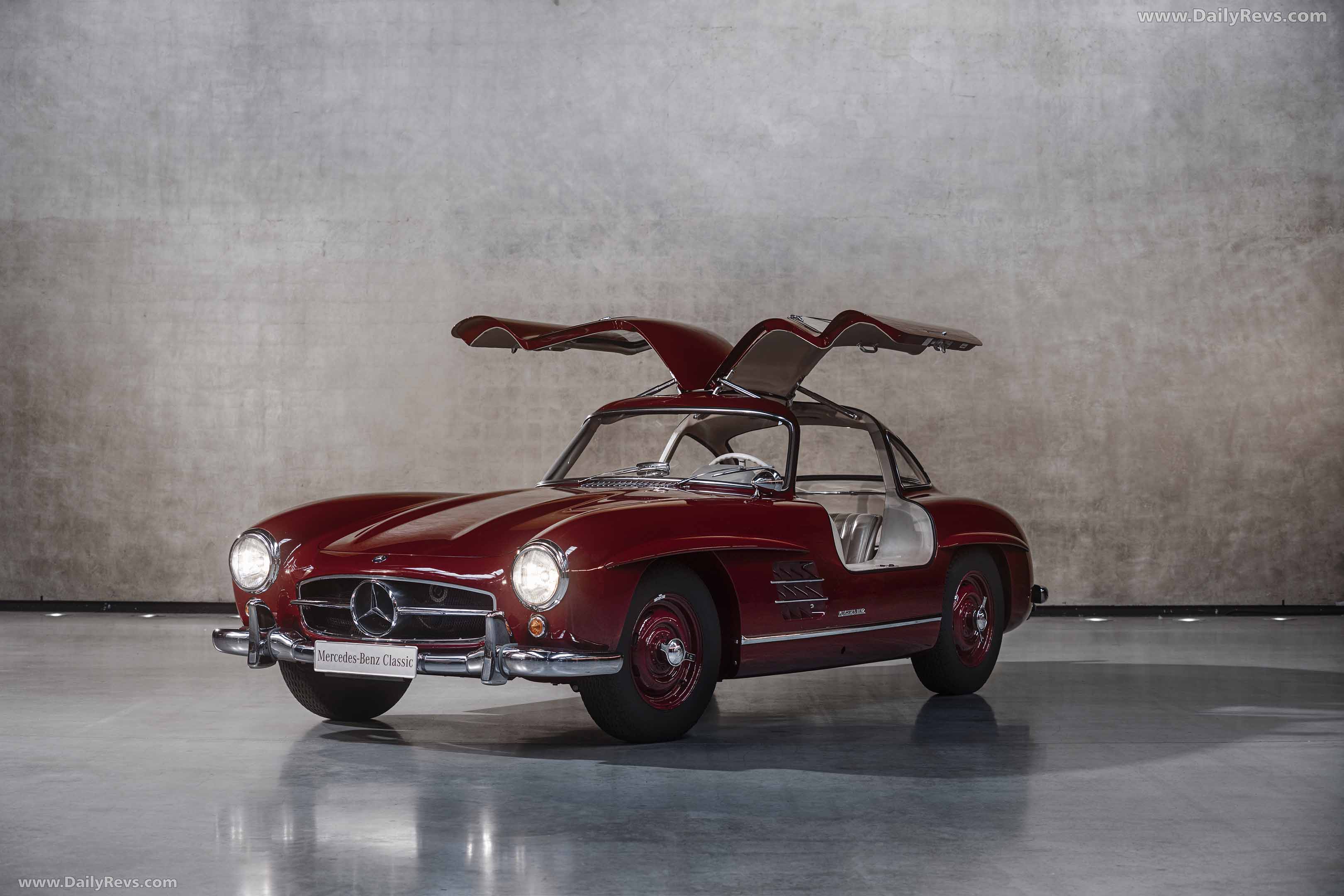 1954 Mercedes-Benz 300 SL Gullwing W198 Front View