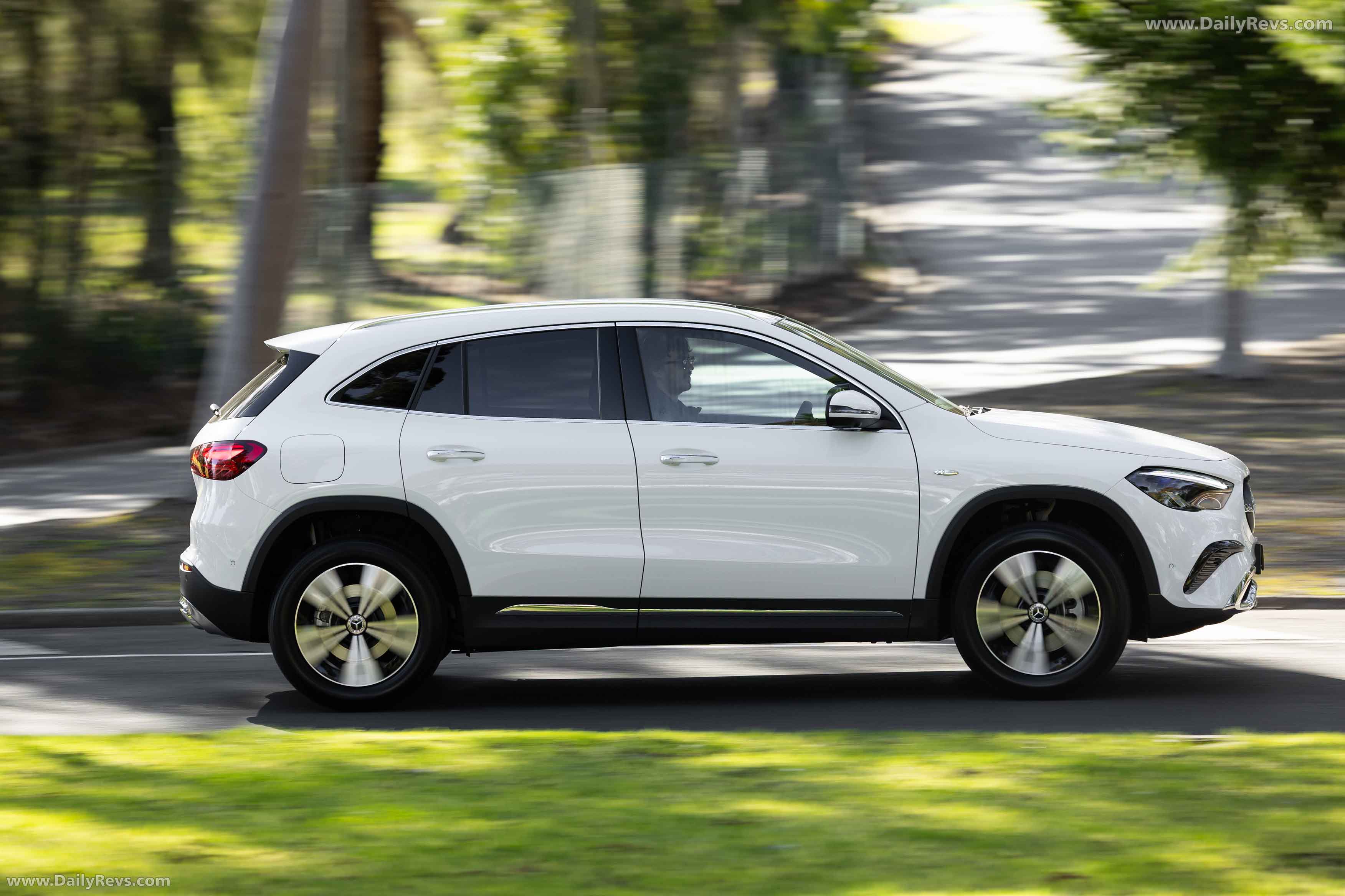 2025 Mercedes-Benz GLA 250e H247 Australian Version Side View