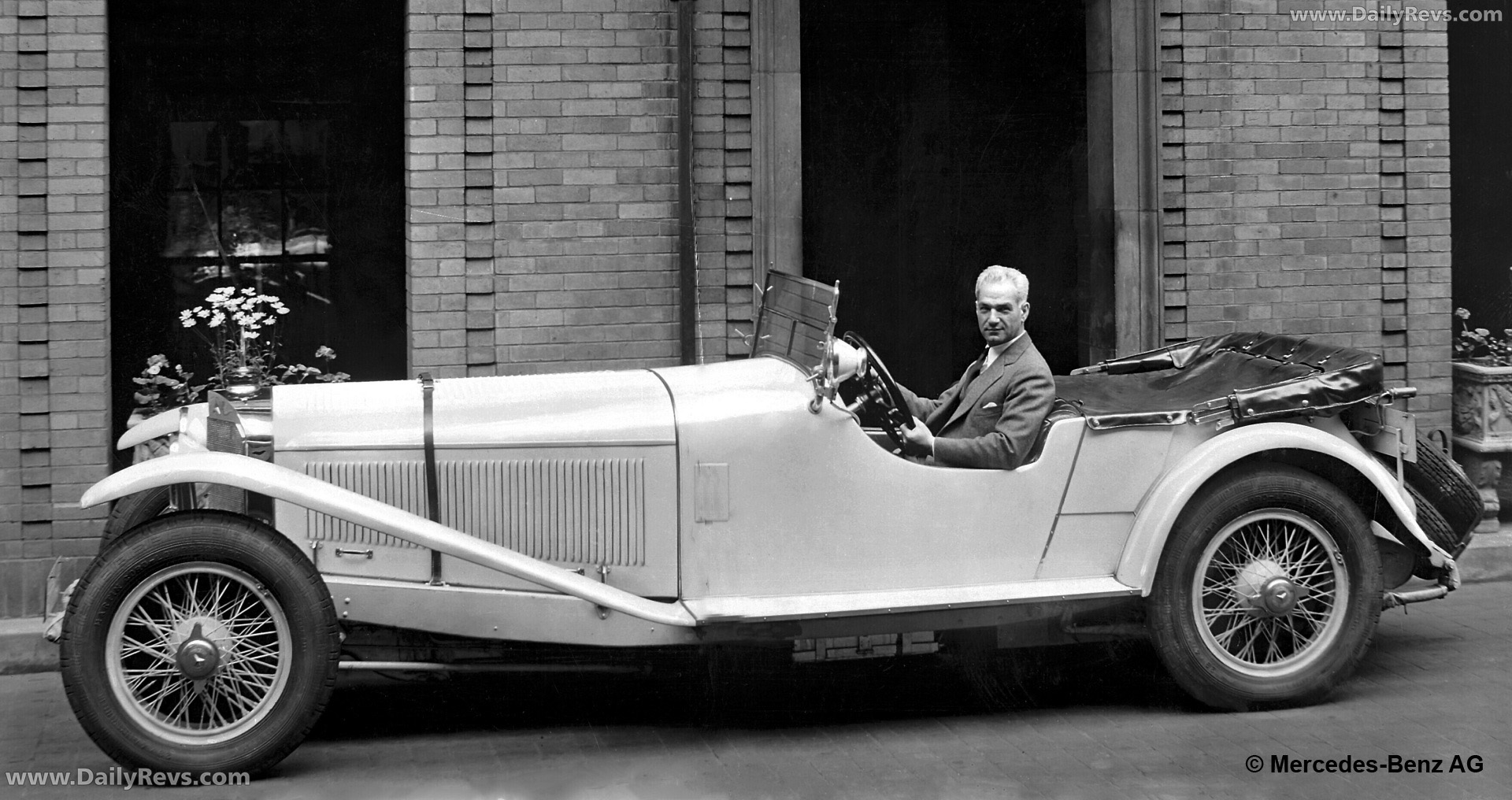 1927 Mercedes-Benz Type S Side View