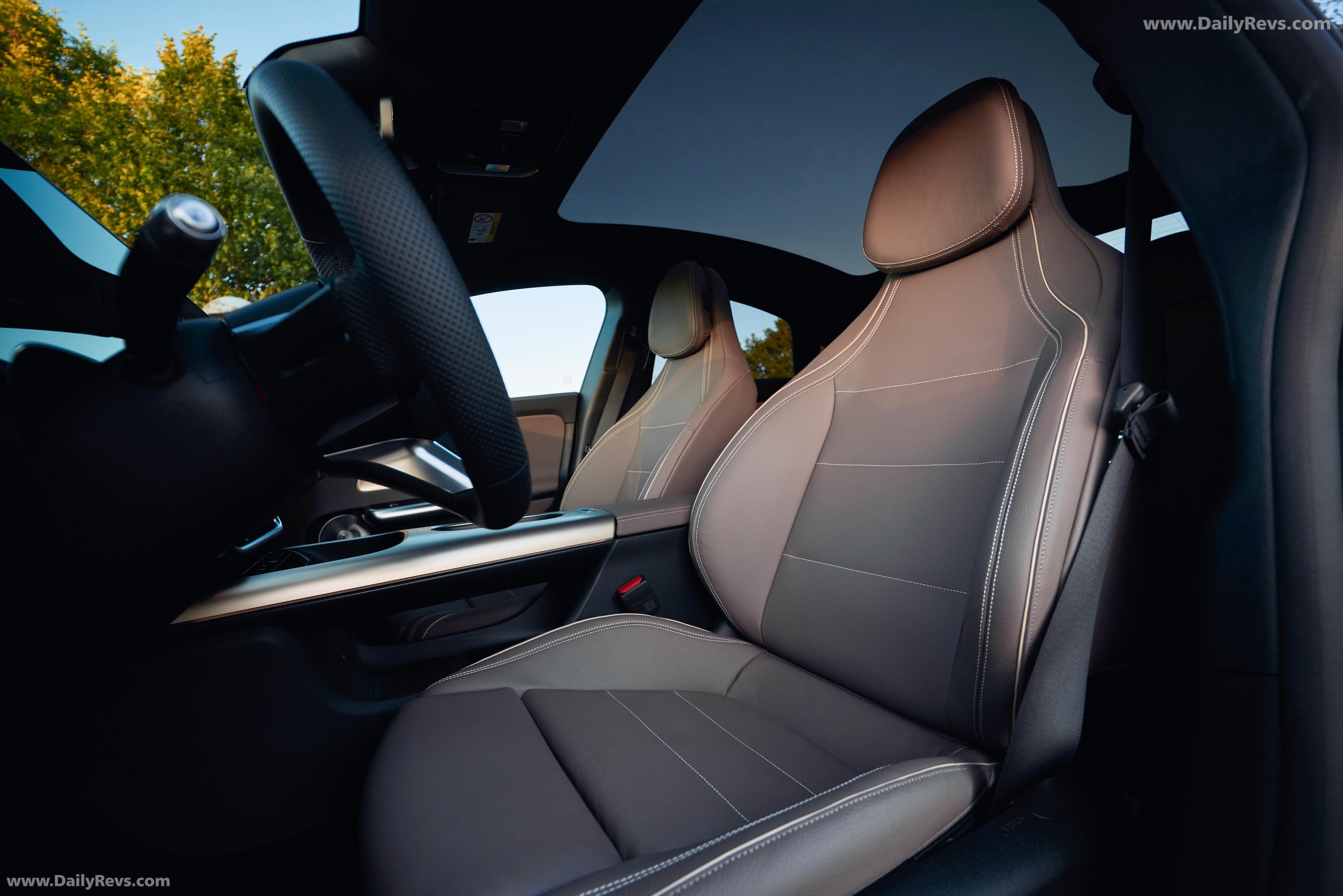 2026 Mercedes-Benz CLA EQ MANUFAKTUR C118 Cosmos Black Magno Interior