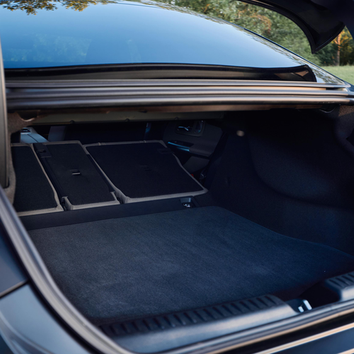 2026 Mercedes-Benz CLA EQ MANUFAKTUR C118 Cosmos Black Magno Interior
