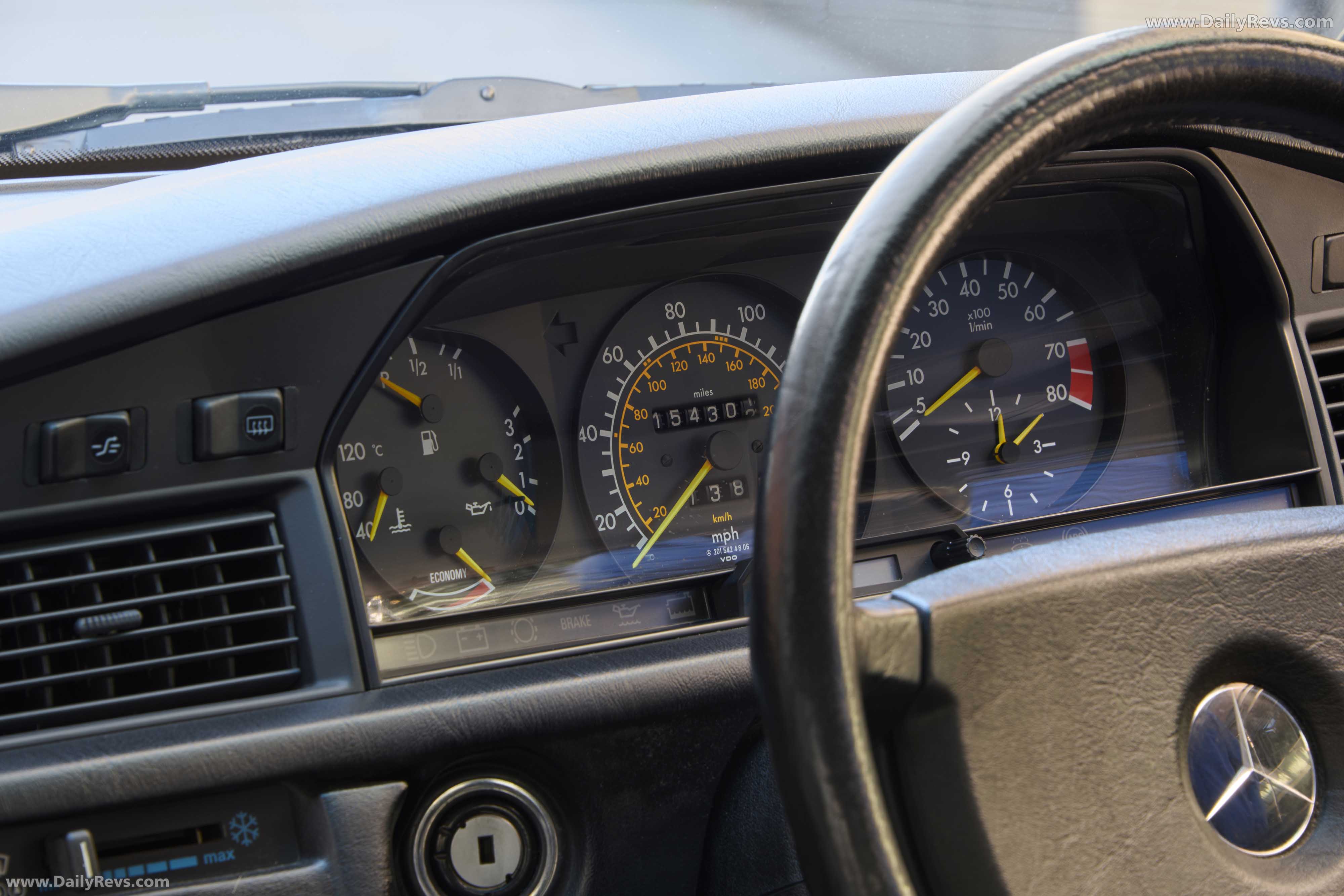 1985 Mercedes-Benz 190E 2.3-16 W201 Interior