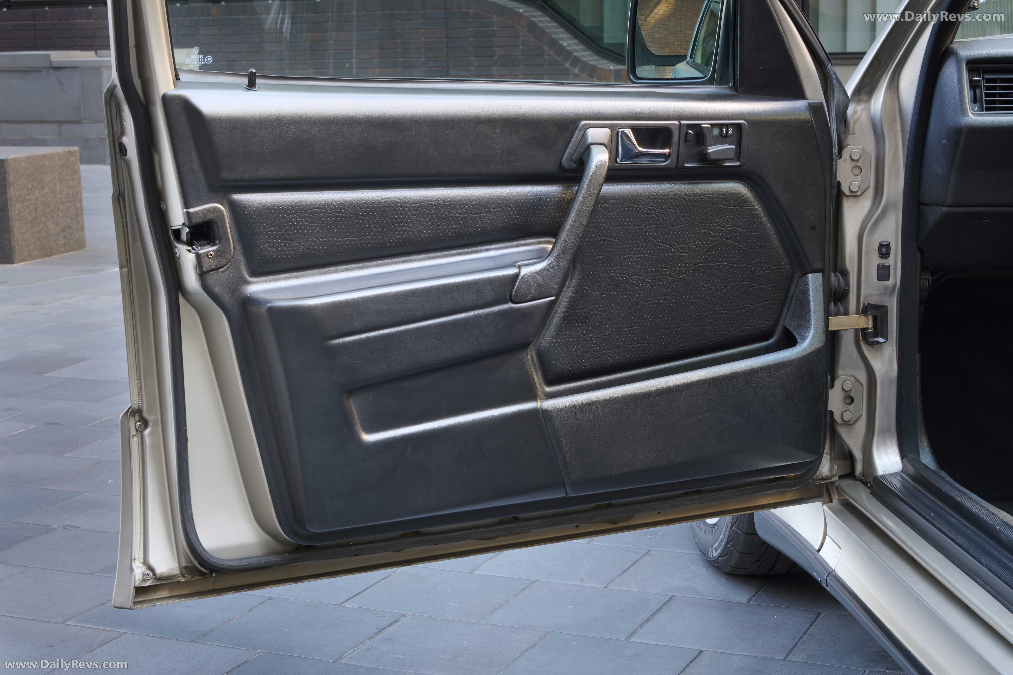 1985 Mercedes-Benz 190E 2.3-16 W201 Interior