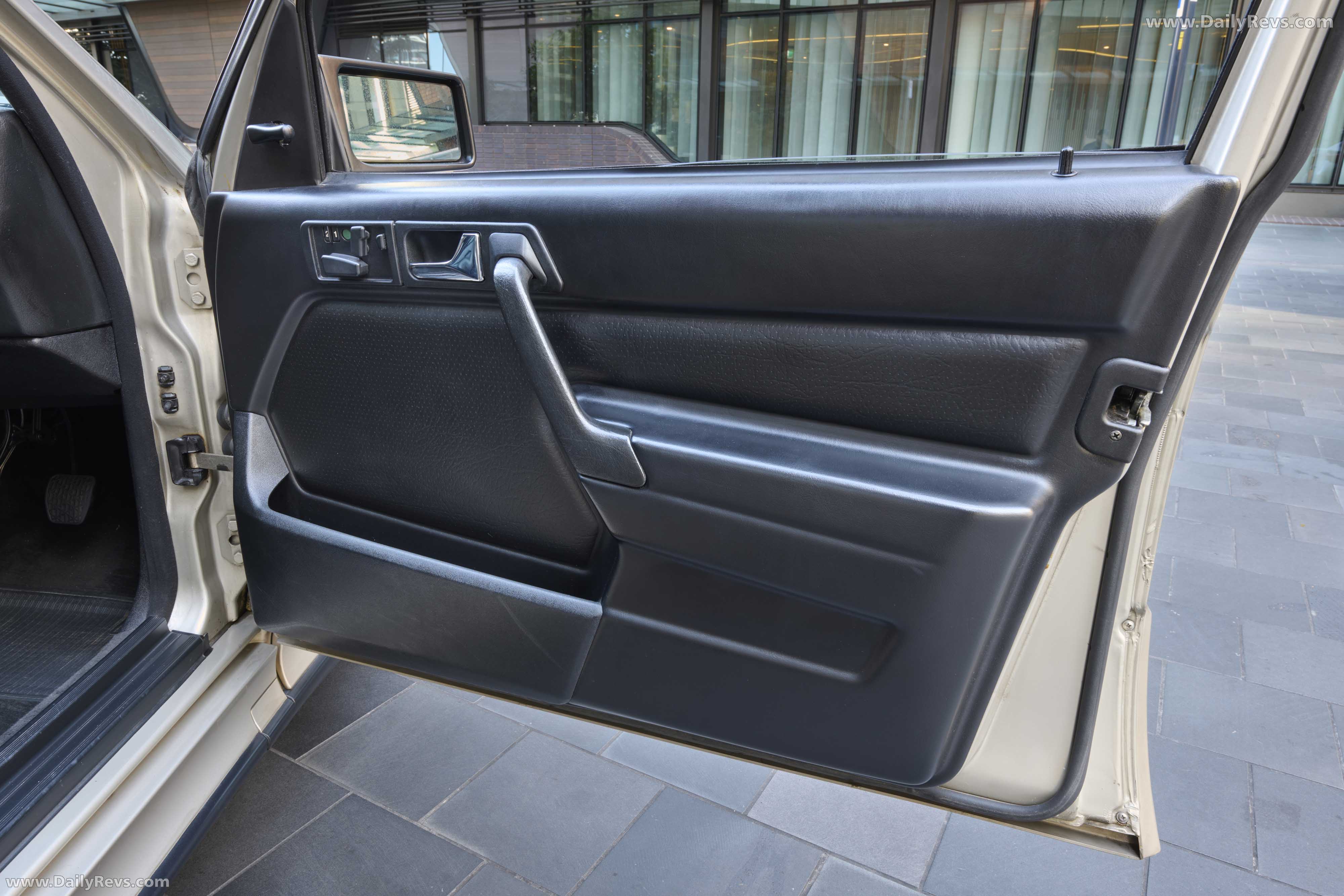 1985 Mercedes-Benz 190E 2.3-16 W201 Interior