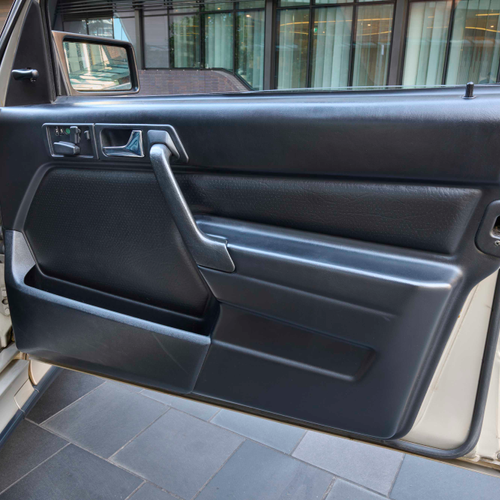 1985 Mercedes-Benz 190E 2.3-16 W201 Interior