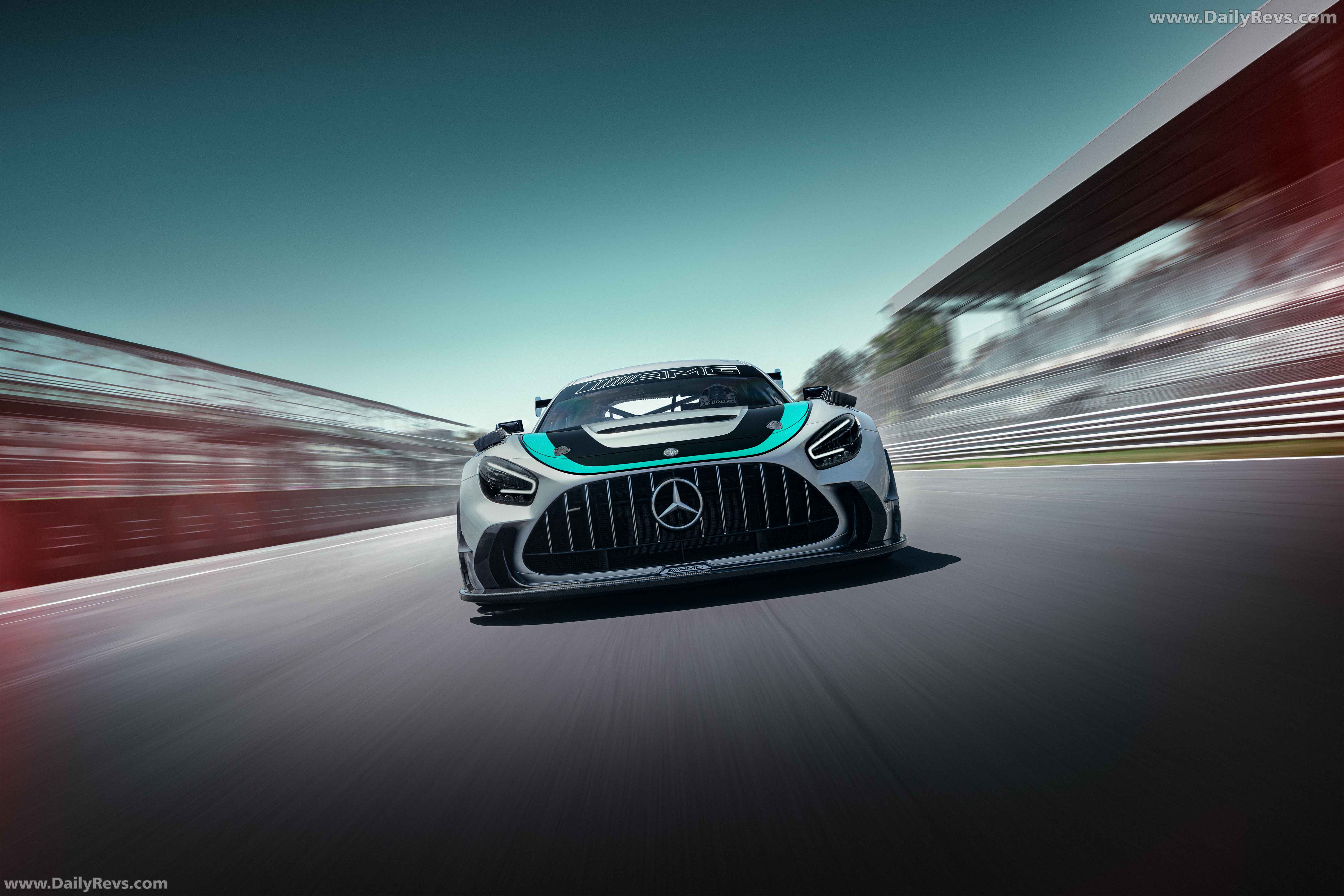 2025 Mercedes-Benz AMG GT2 Edition W16 C192 Front View