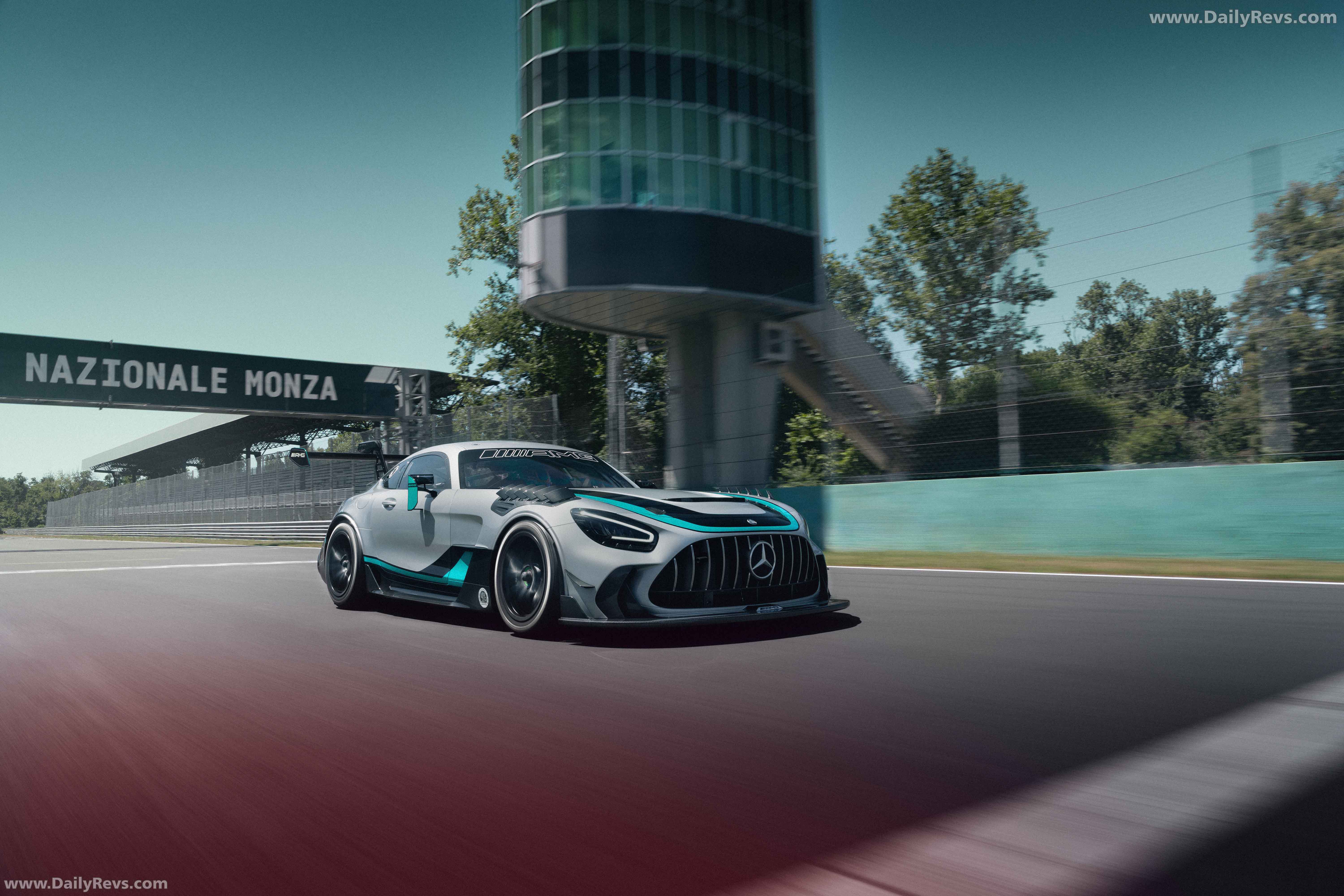 2025 Mercedes-Benz AMG GT2 Edition W16 C192 Front View