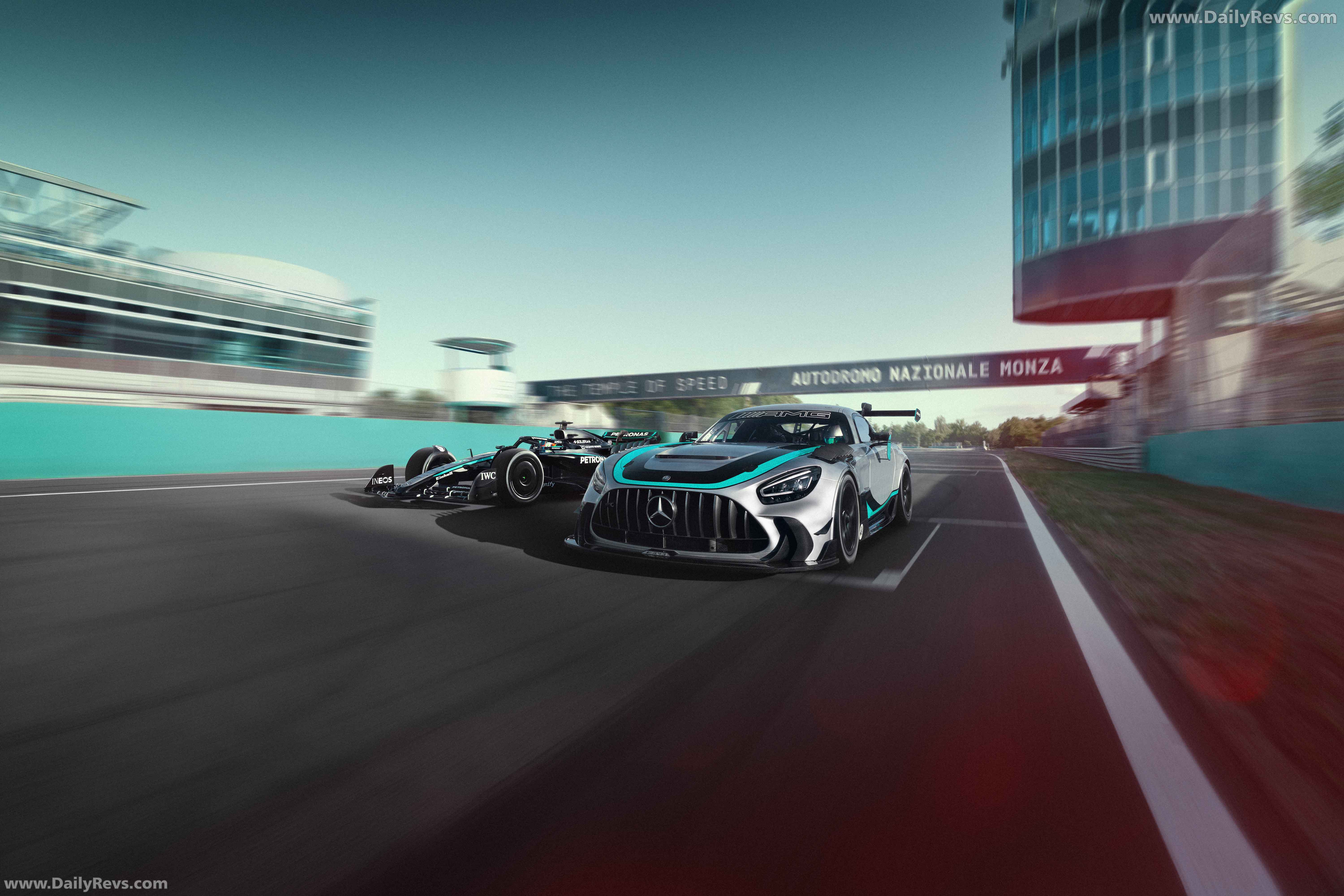 2025 Mercedes-Benz AMG GT2 Edition W16 C192 Front View