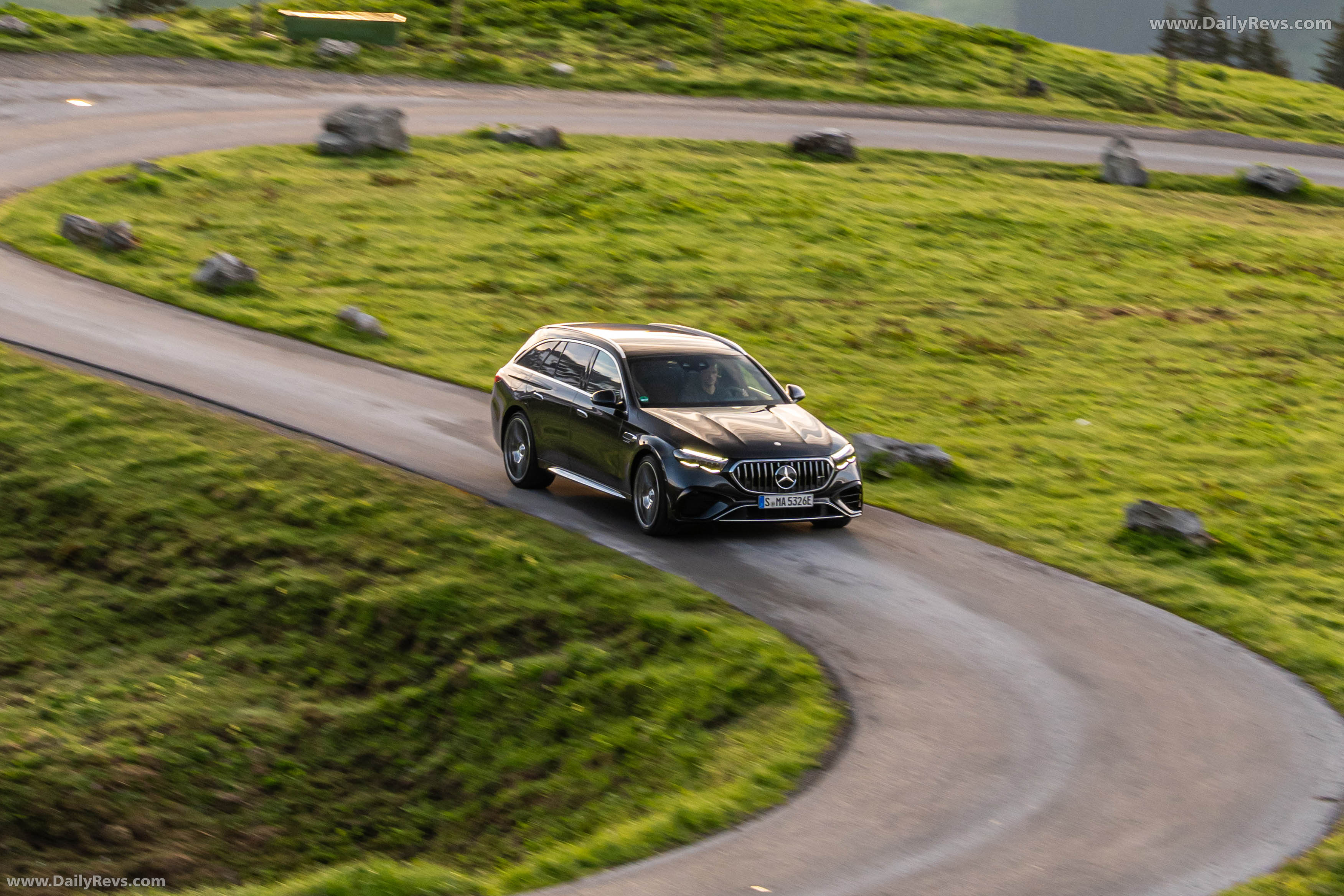 2025 Mercedes-Benz E53 AMG Hybrid Estate W213 Graphite Grey Top View