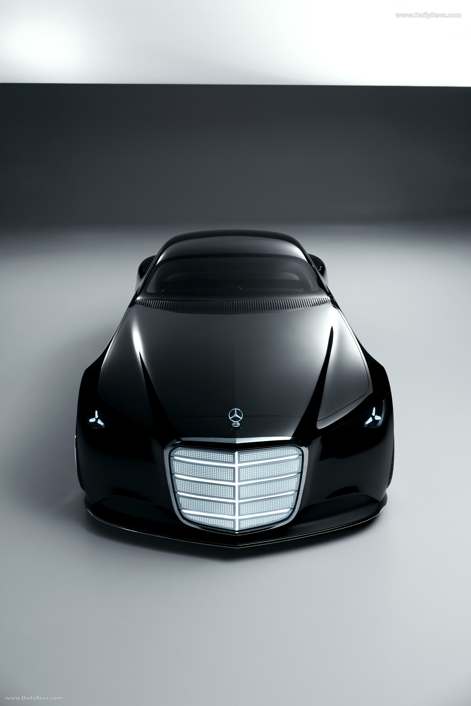 2025 Mercedes-Benz Vision Iconic Concept Front View
