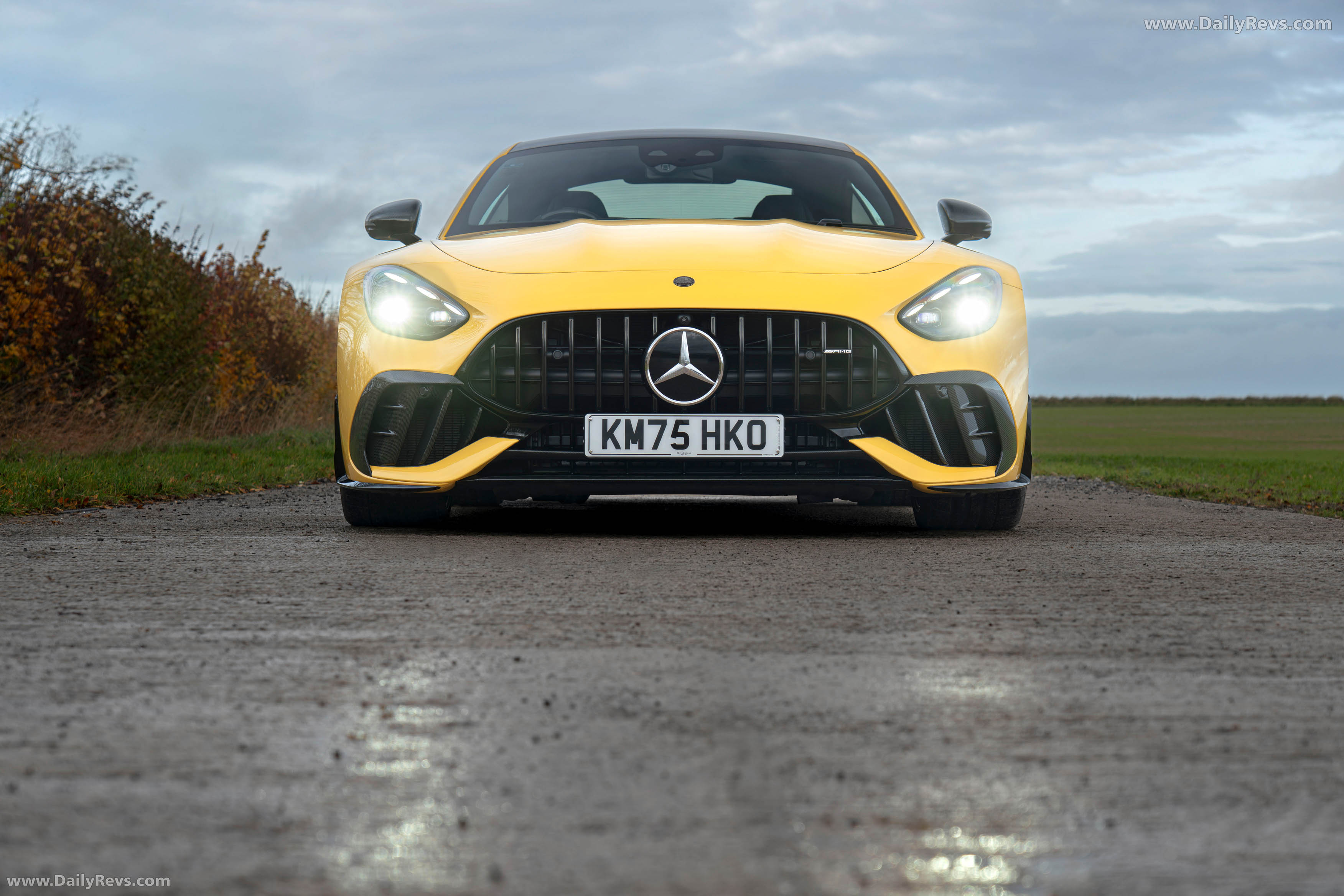 2025 Mercedes-Benz AMG GT 63 PRO C192 UK Version Front View