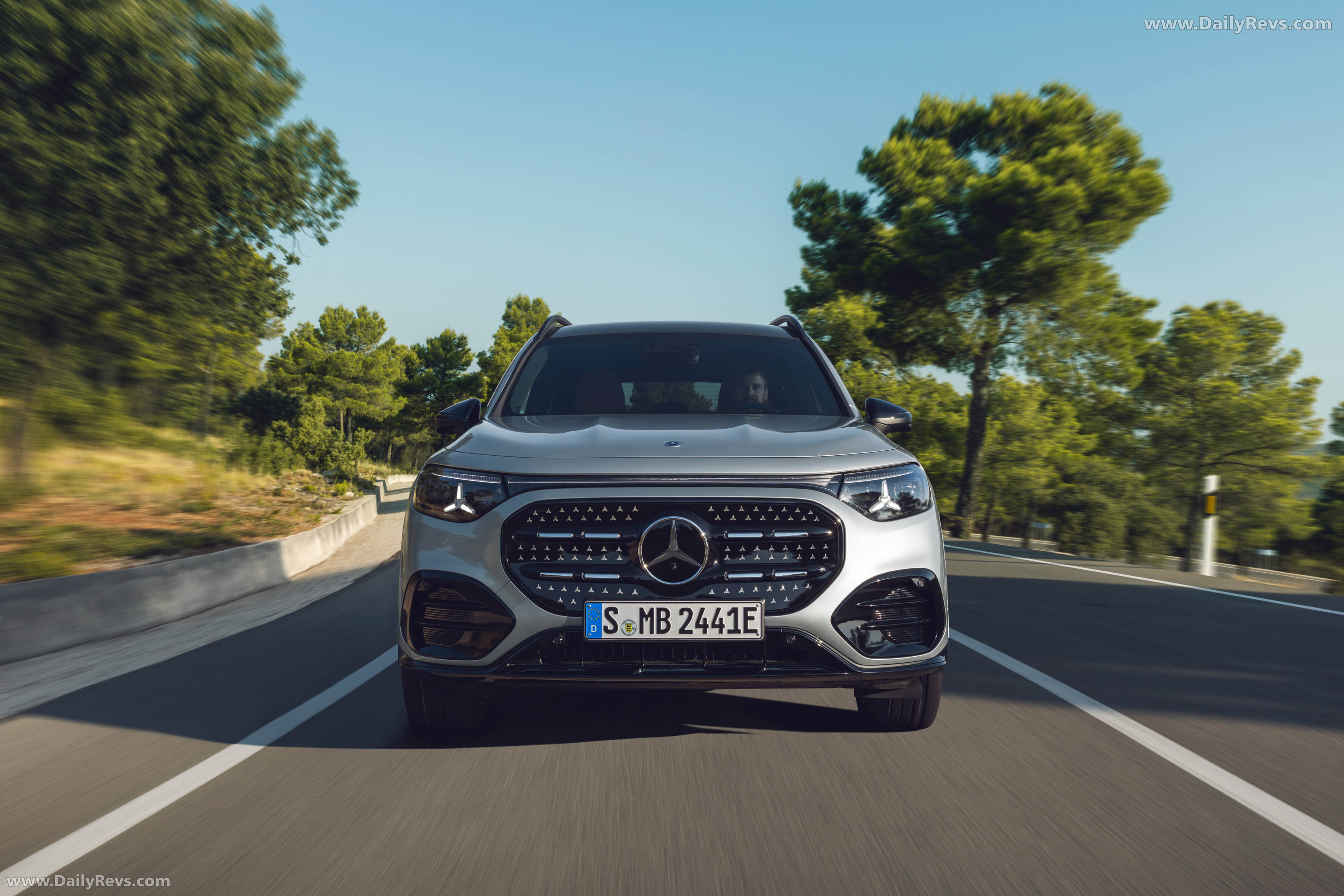 2027 Mercedes-Benz GLB X247 Front View