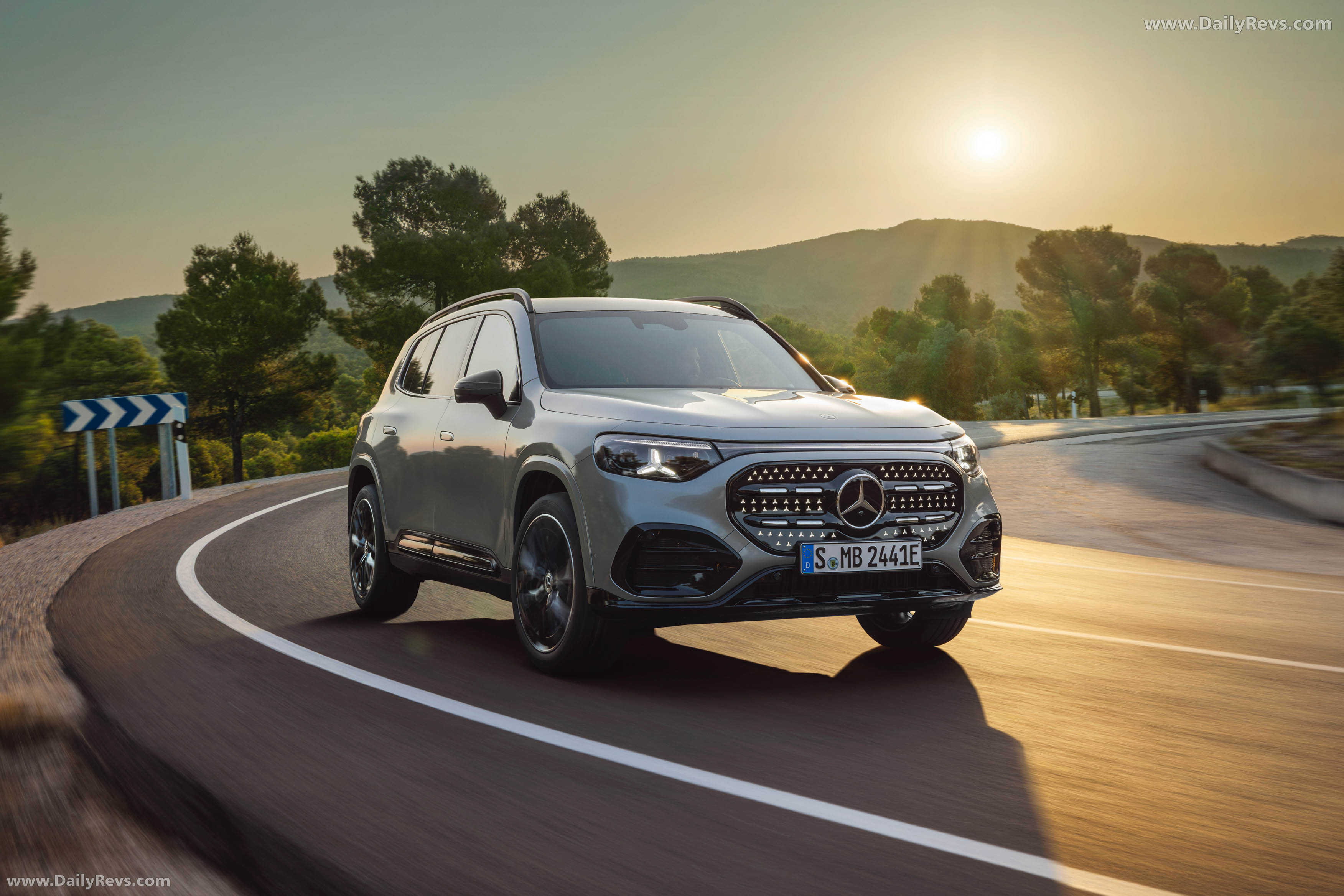 2027 Mercedes-Benz GLB X247 Front View