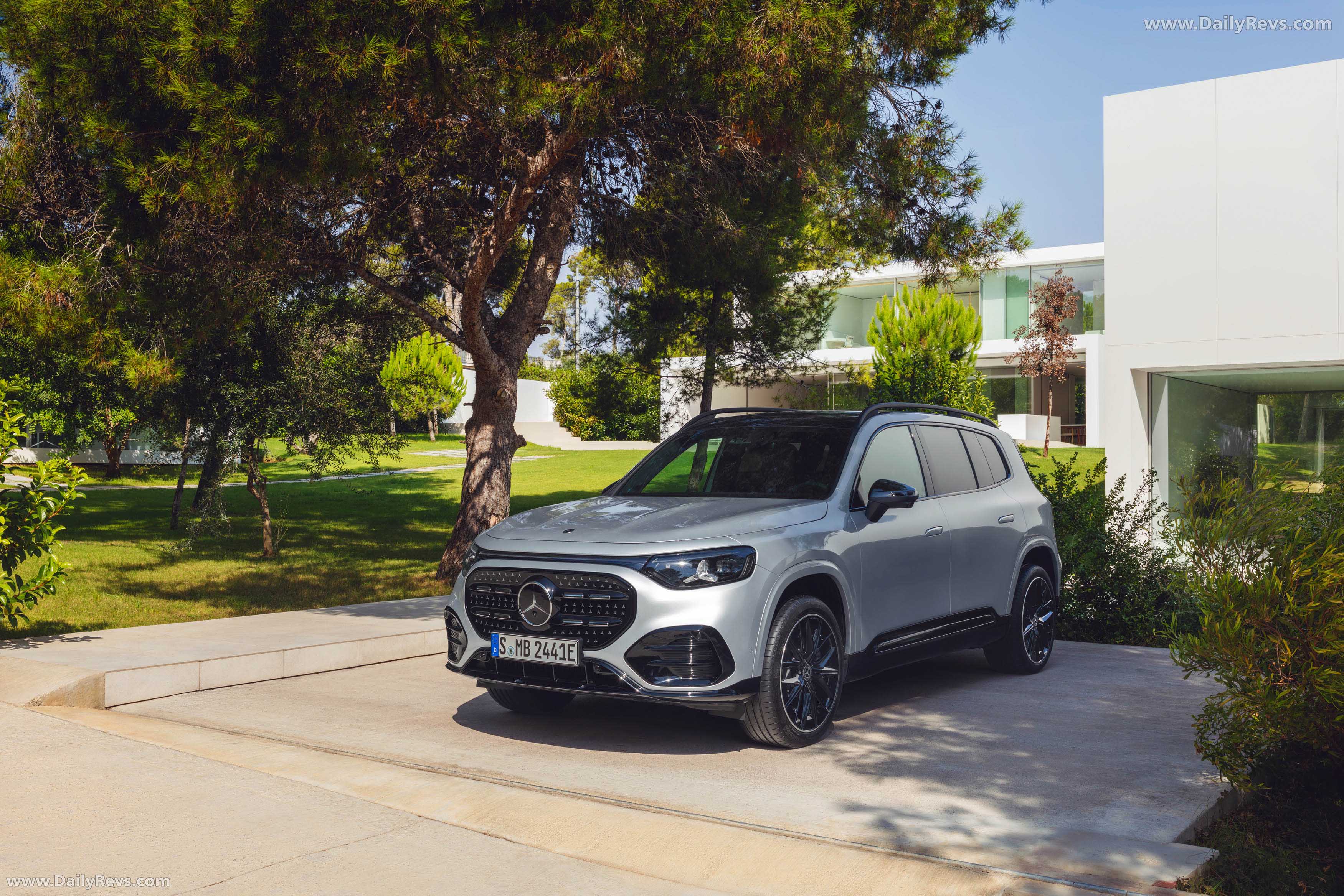 2027 Mercedes-Benz GLB X247 Front View