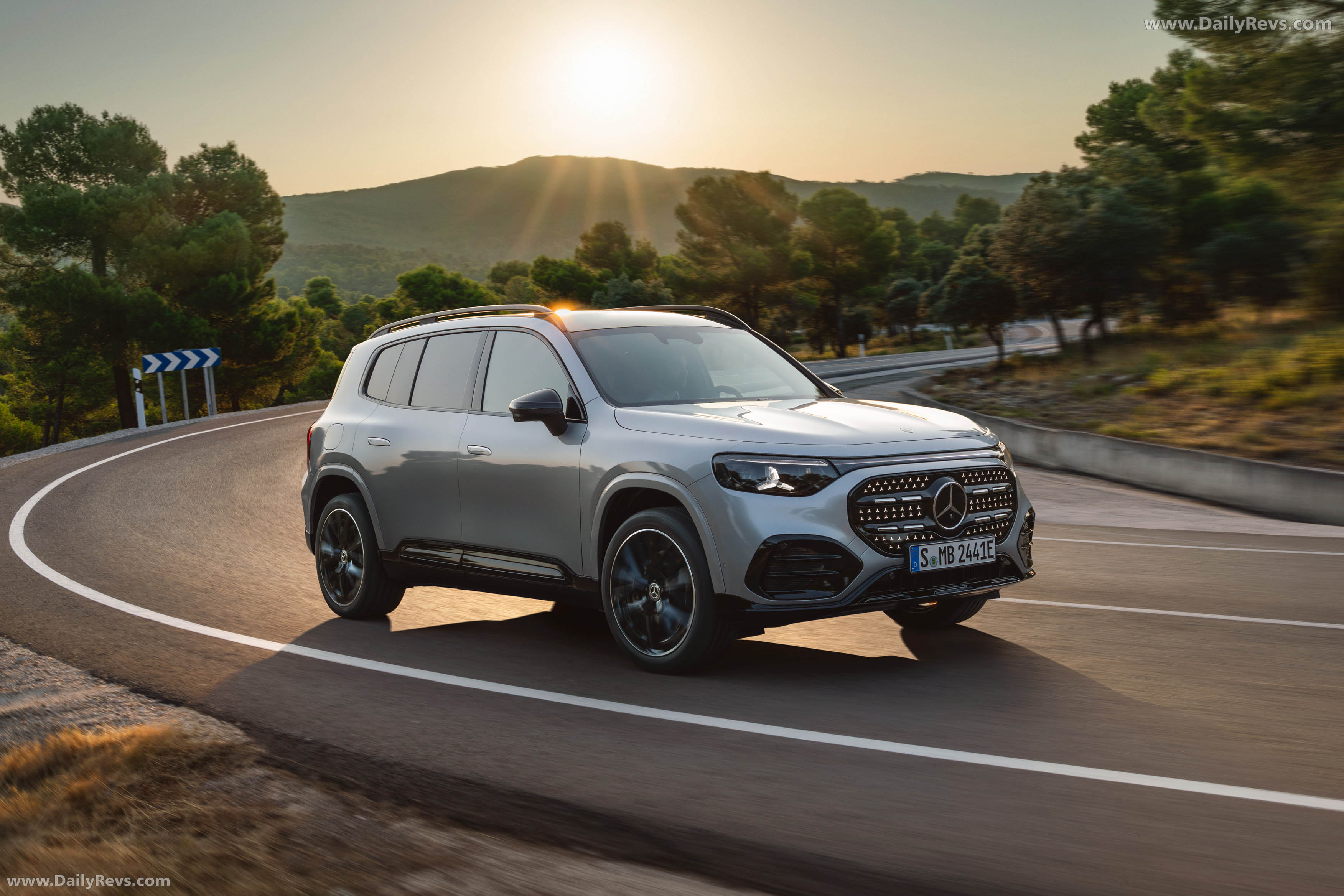 2027 Mercedes-Benz GLB X247 Front View