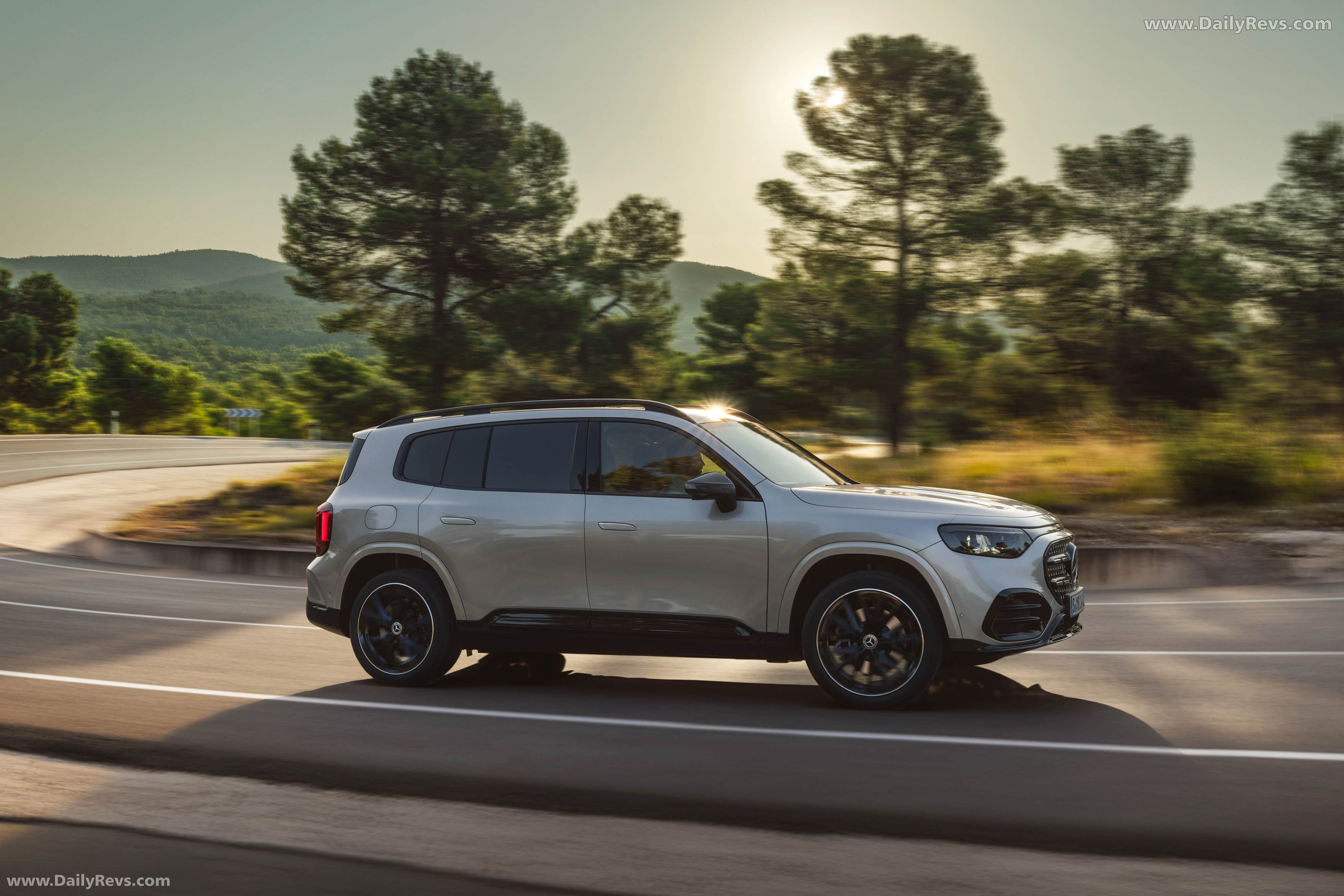 2027 Mercedes-Benz GLB X247 Side View
