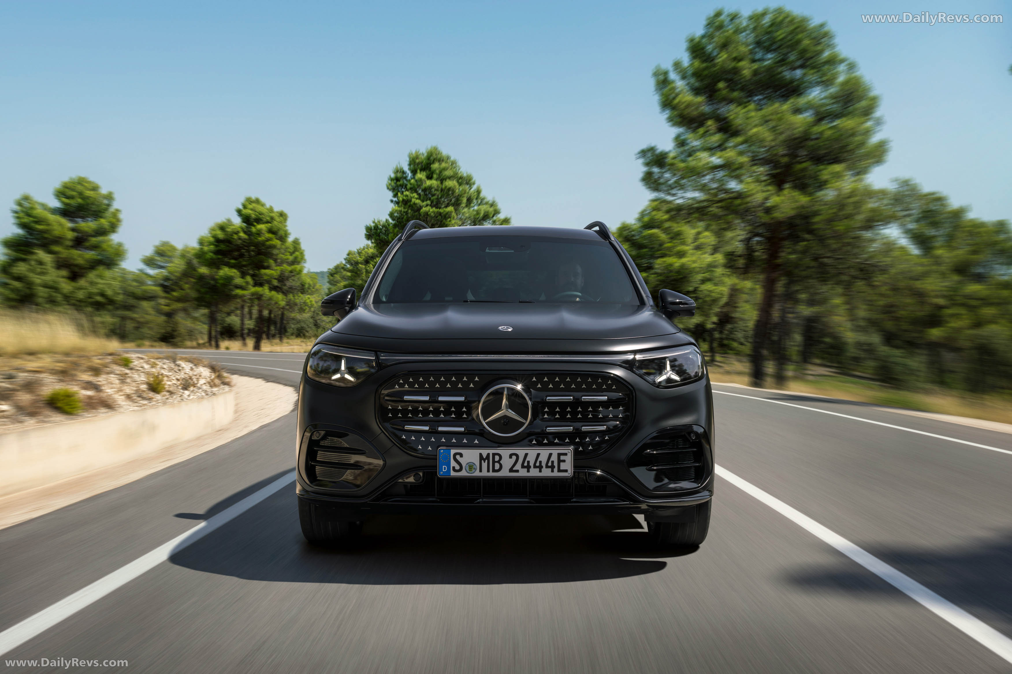 2027 Mercedes-Benz GLB Manufaktur X247 Front View