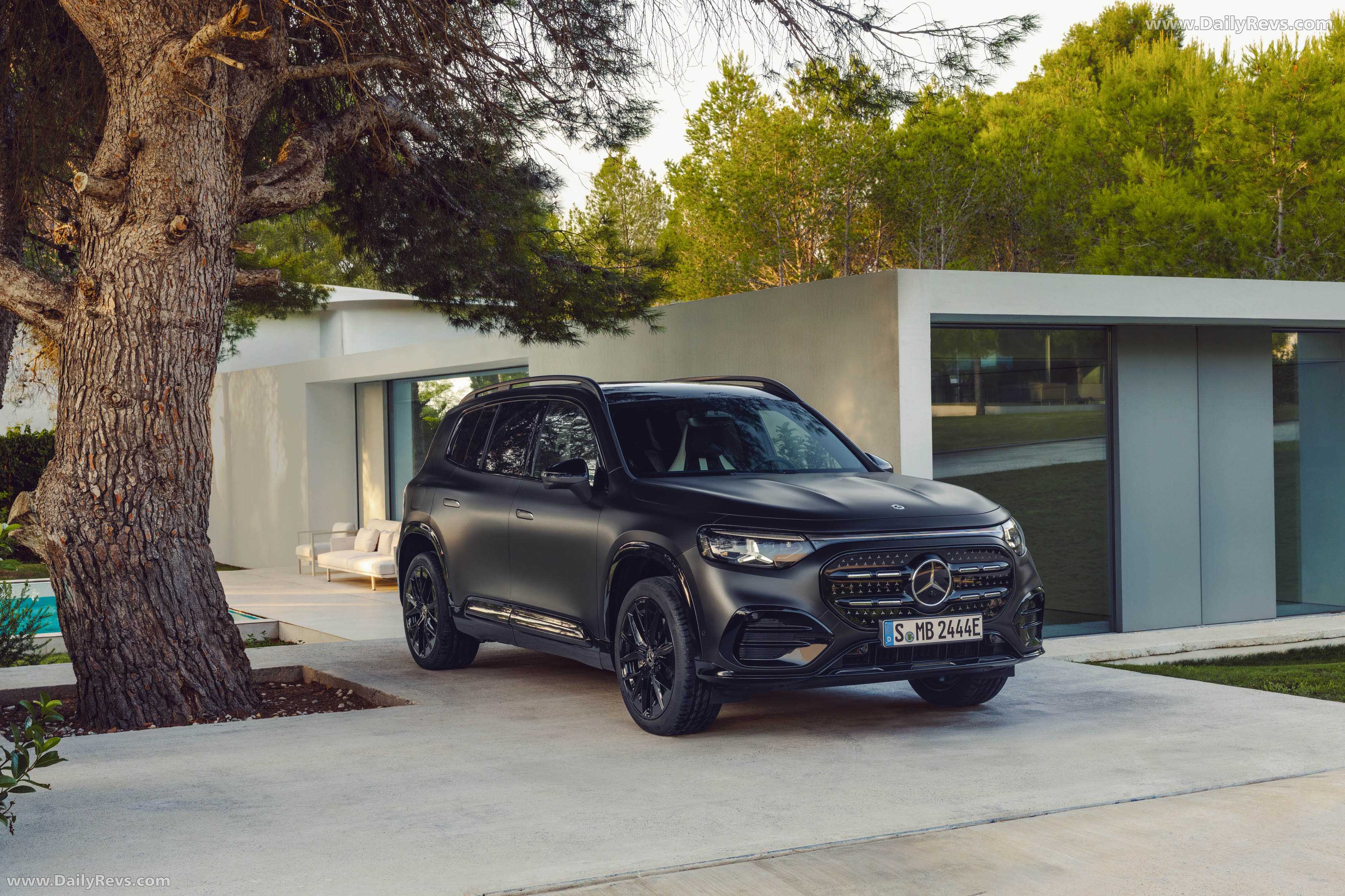 2027 Mercedes-Benz GLB Manufaktur X247 Front View