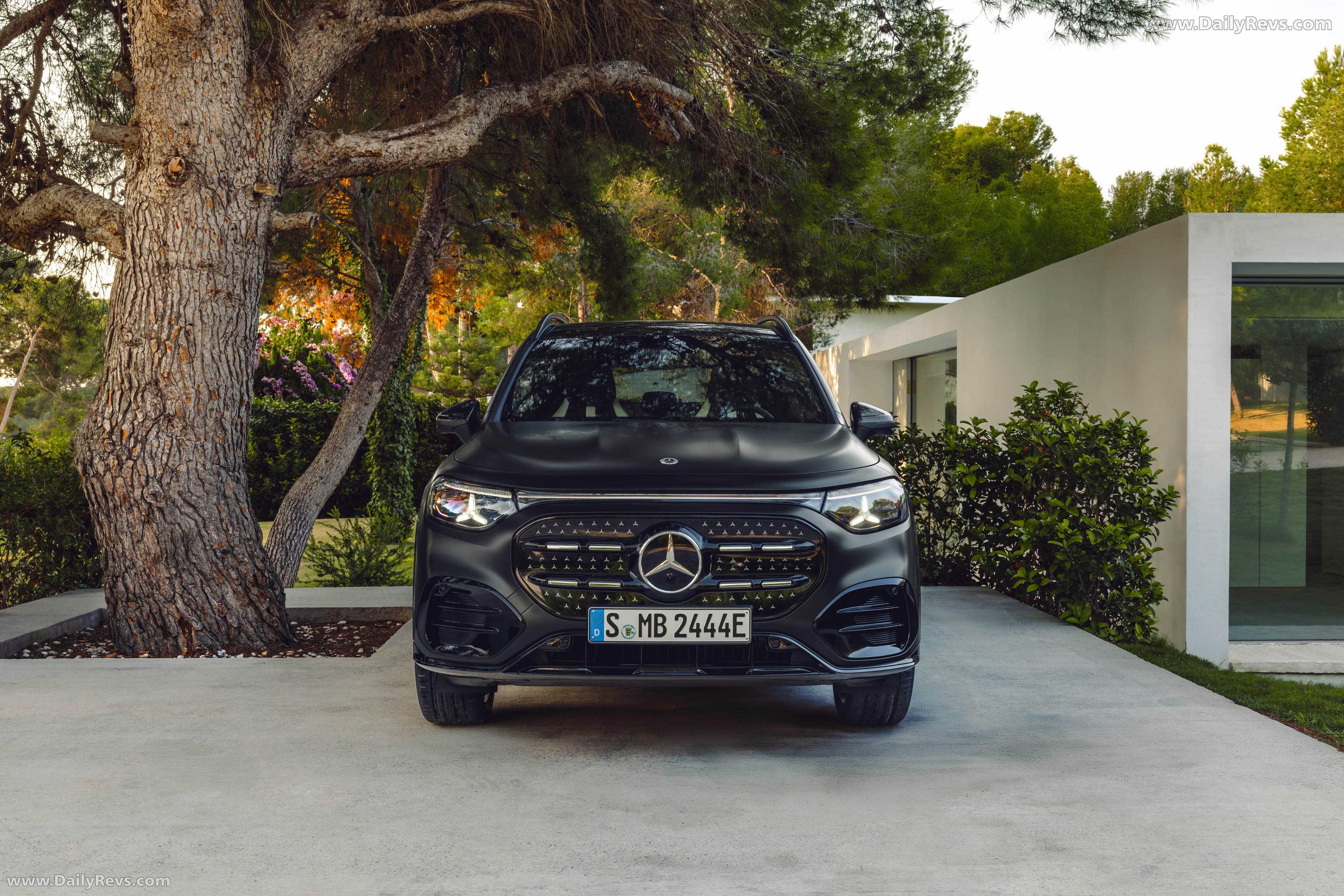 2027 Mercedes-Benz GLB Manufaktur X247 Front View