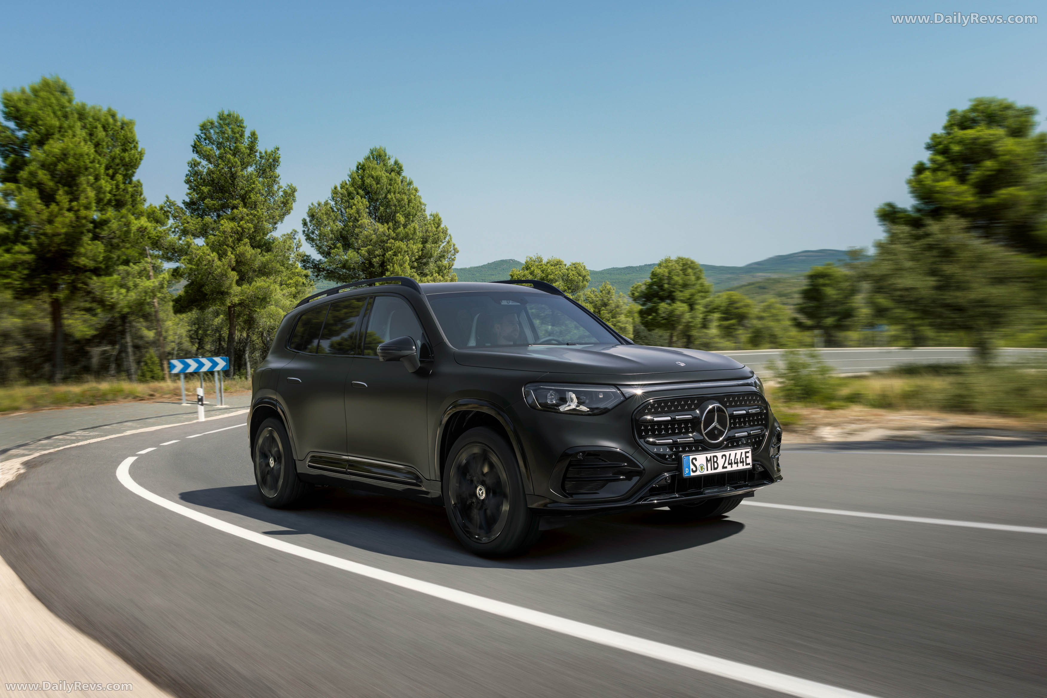 2027 Mercedes-Benz GLB Manufaktur X247 Front View