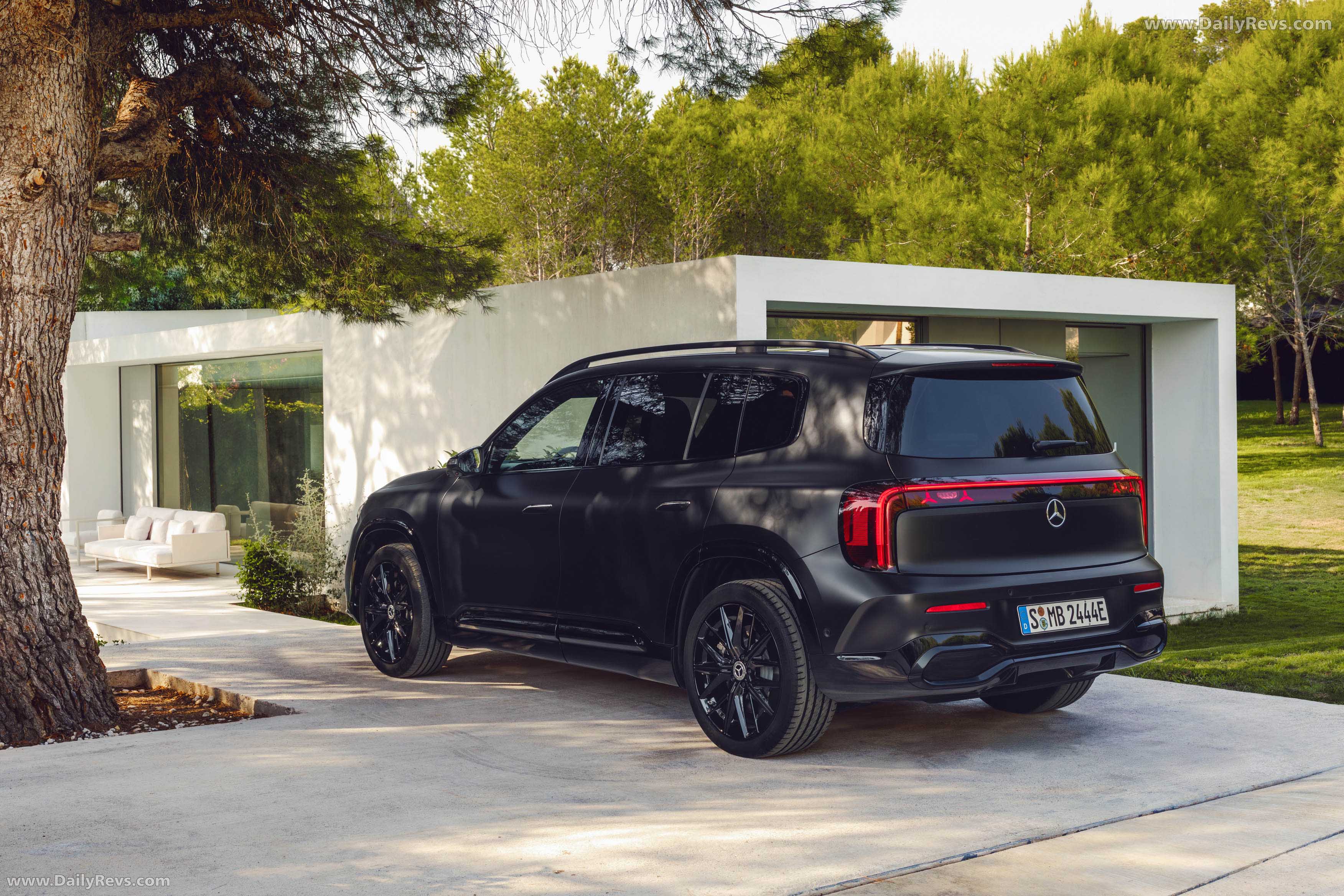 2027 Mercedes-Benz GLB Manufaktur X247 Rear View