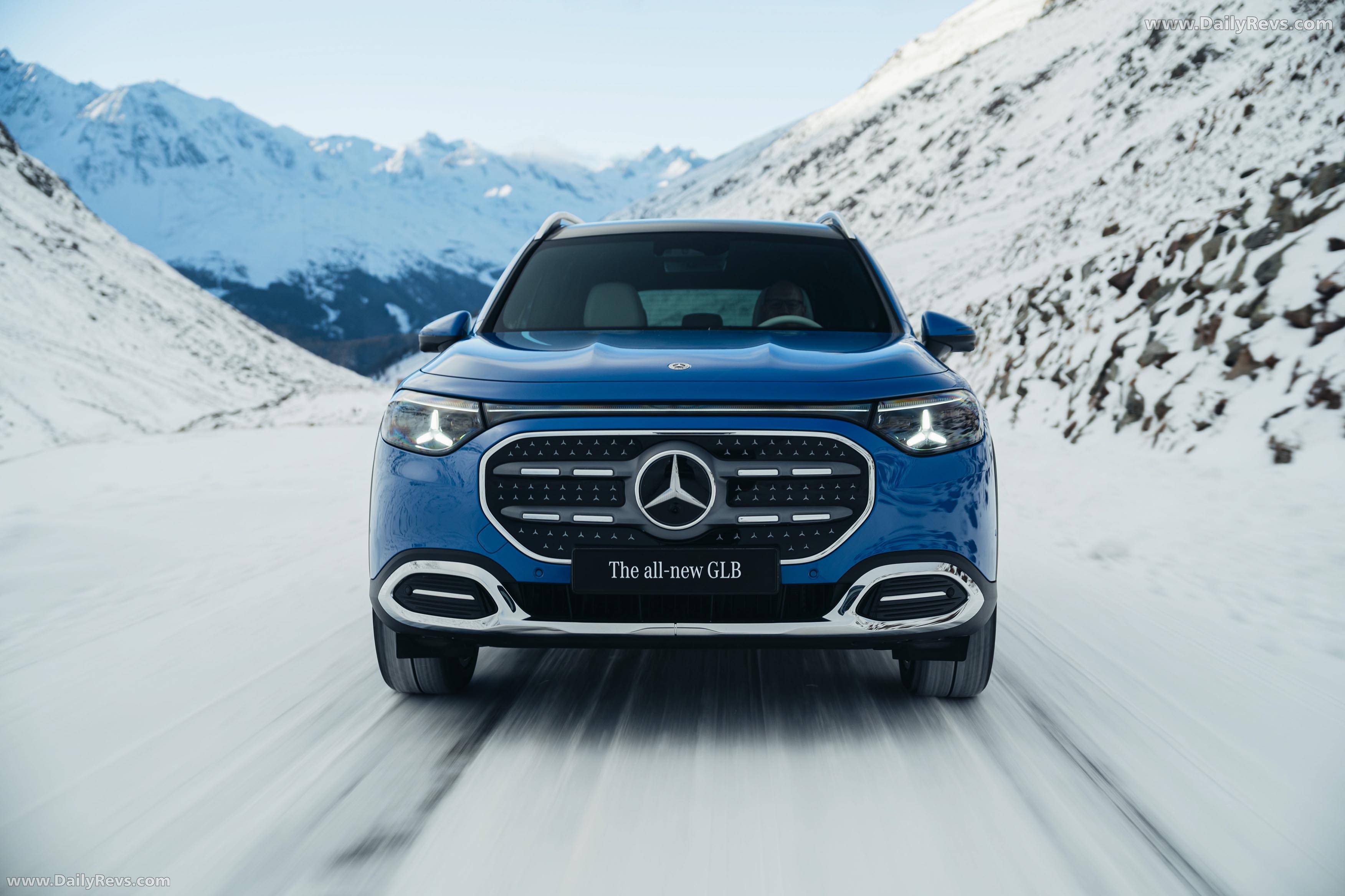 2027 Mercedes-Benz GLB 250 Plus EQ X247 Front View