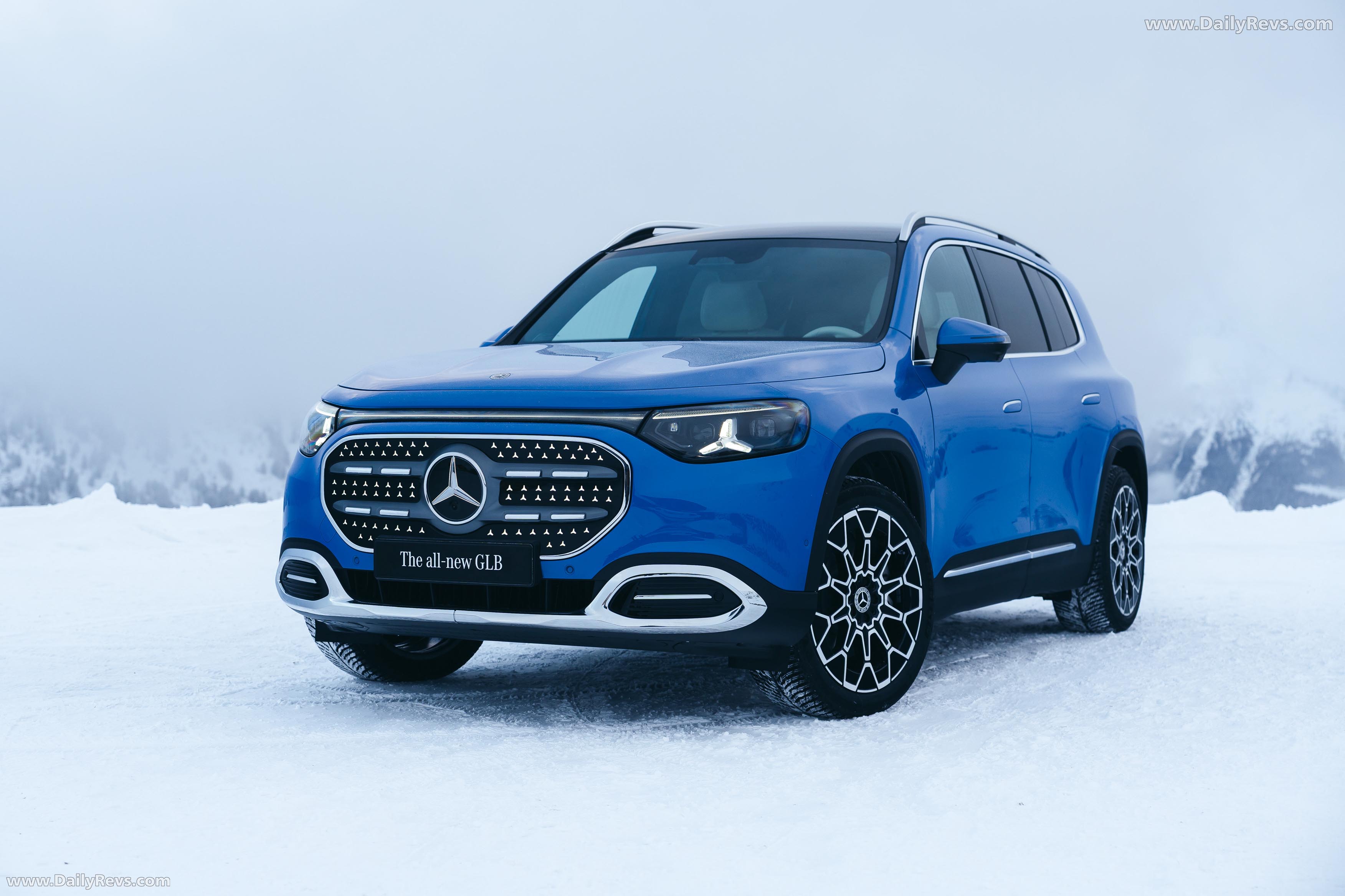 2027 Mercedes-Benz GLB 250 Plus EQ X247 Front View