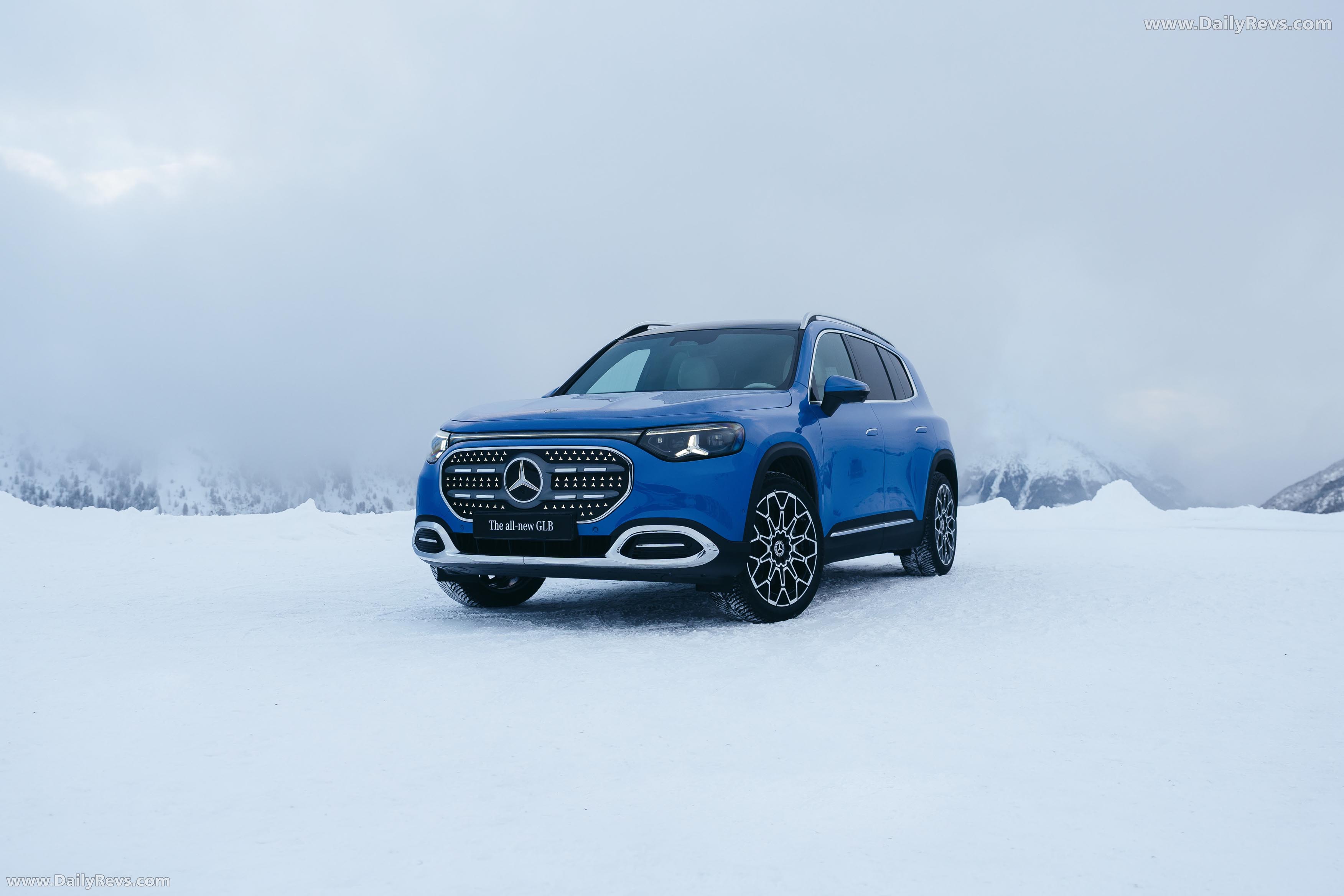 2027 Mercedes-Benz GLB 250 Plus EQ X247 Front View