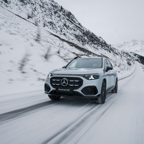 2027 Mercedes-Benz GLB 350 4MATIC EQ X247 Front View