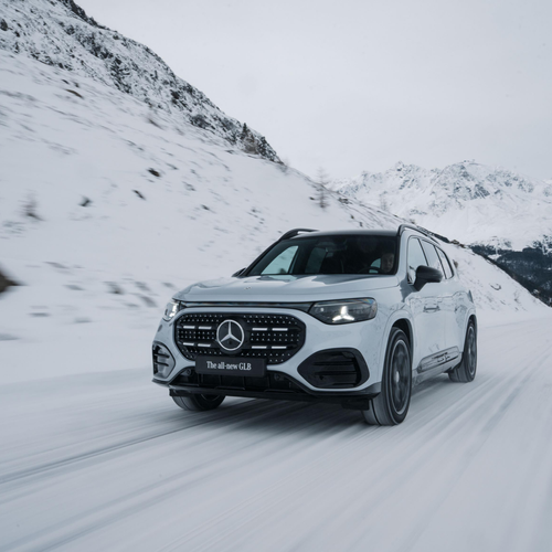 2027 Mercedes-Benz GLB 350 4MATIC EQ X247 Front View