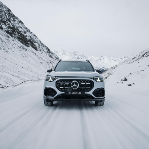 2027 Mercedes-Benz GLB 350 4MATIC EQ X247 Front View
