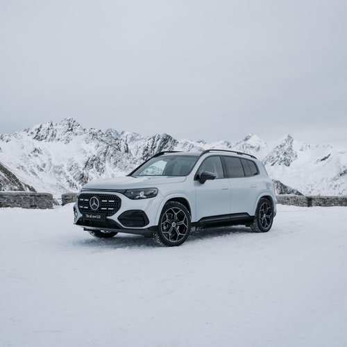 2027 Mercedes-Benz GLB 350 4MATIC EQ X247 Front View