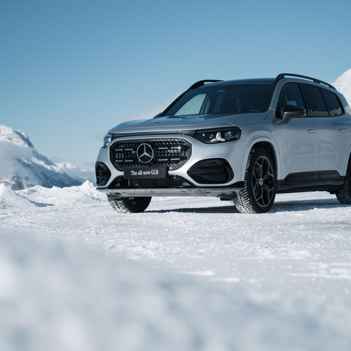 2027 Mercedes-Benz GLB 350 4MATIC EQ X247 Front View
