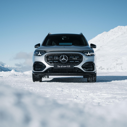 2027 Mercedes-Benz GLB 350 4MATIC EQ X247 Front View