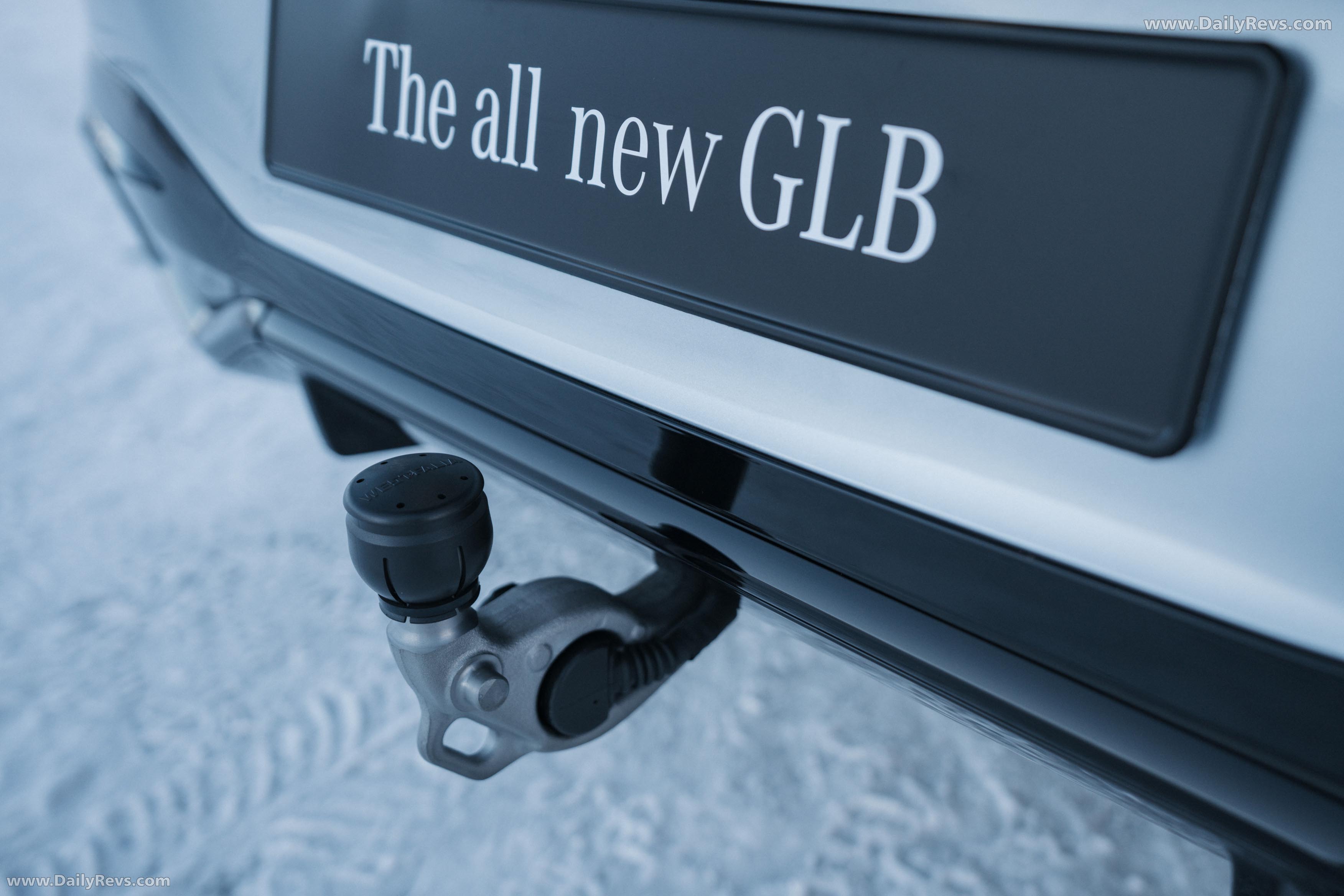 2027 Mercedes-Benz GLB 350 4MATIC EQ X247 Exterior