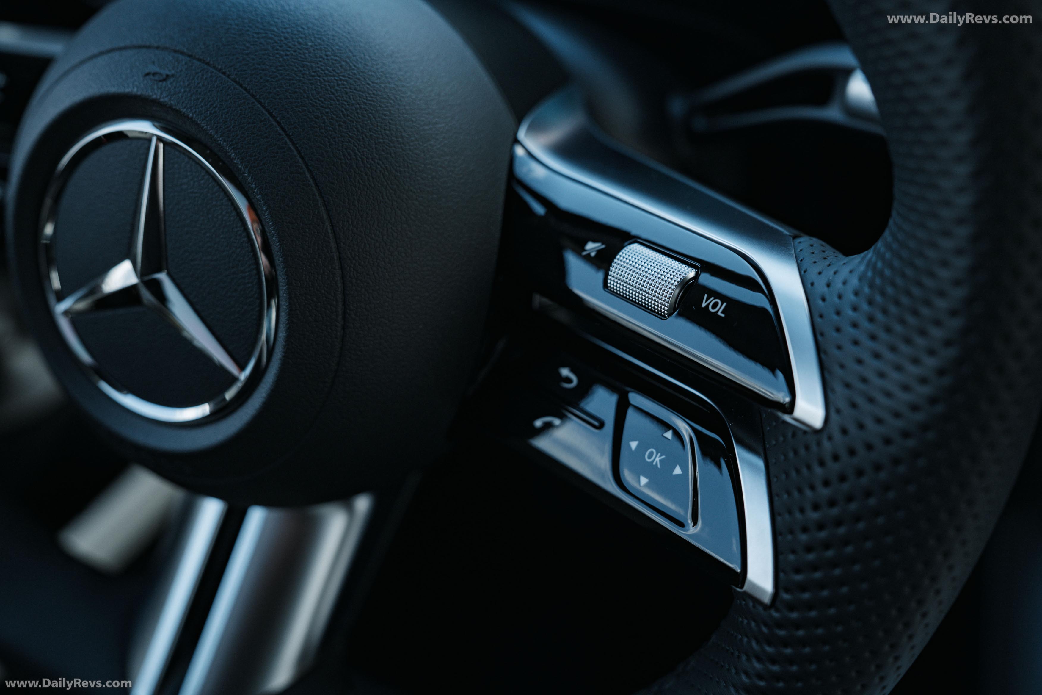 2027 Mercedes-Benz GLB 350 4MATIC EQ X247 Interior