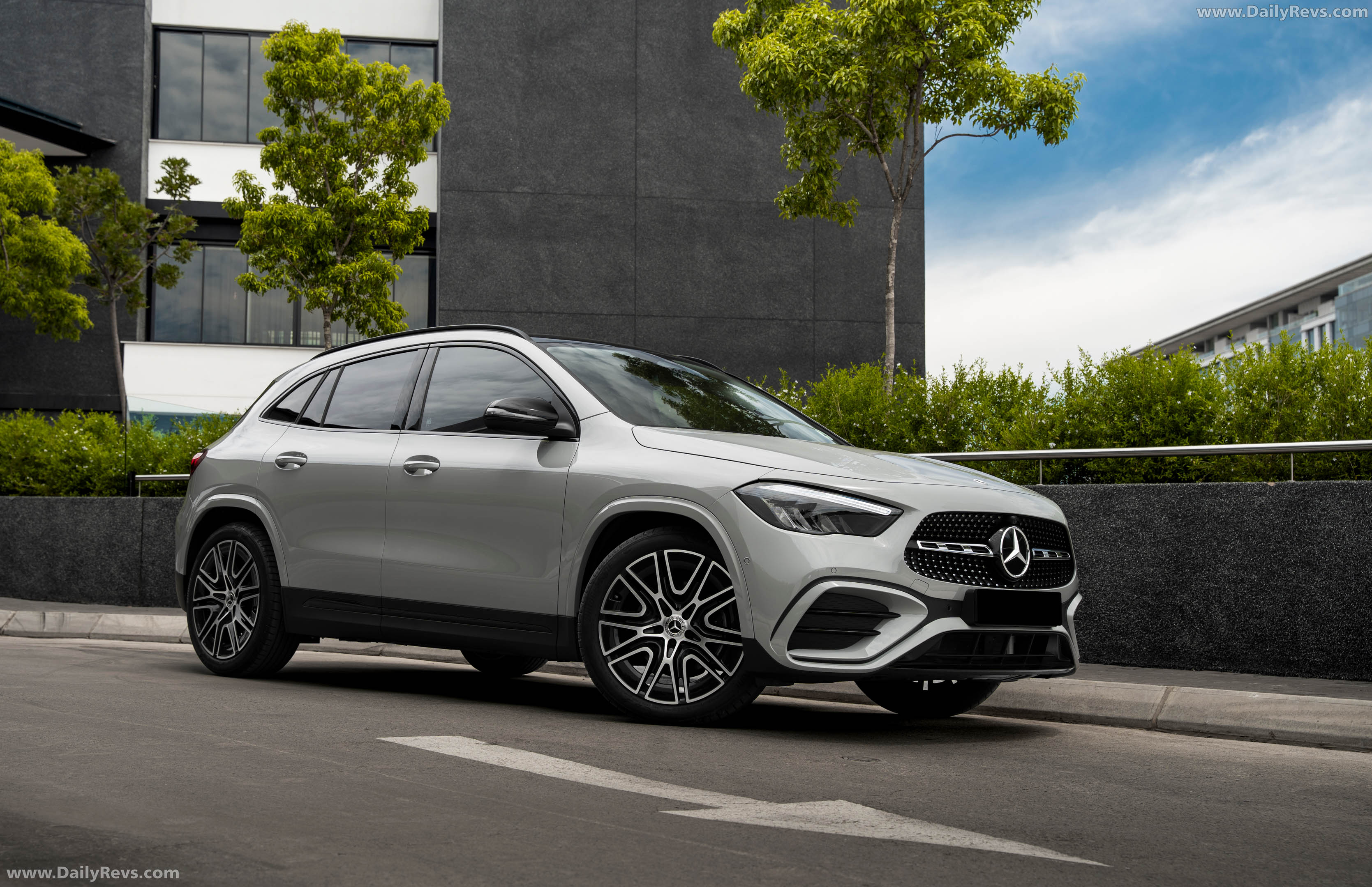 2026 Mercedes-Benz GLA H247 Night Edition Front View