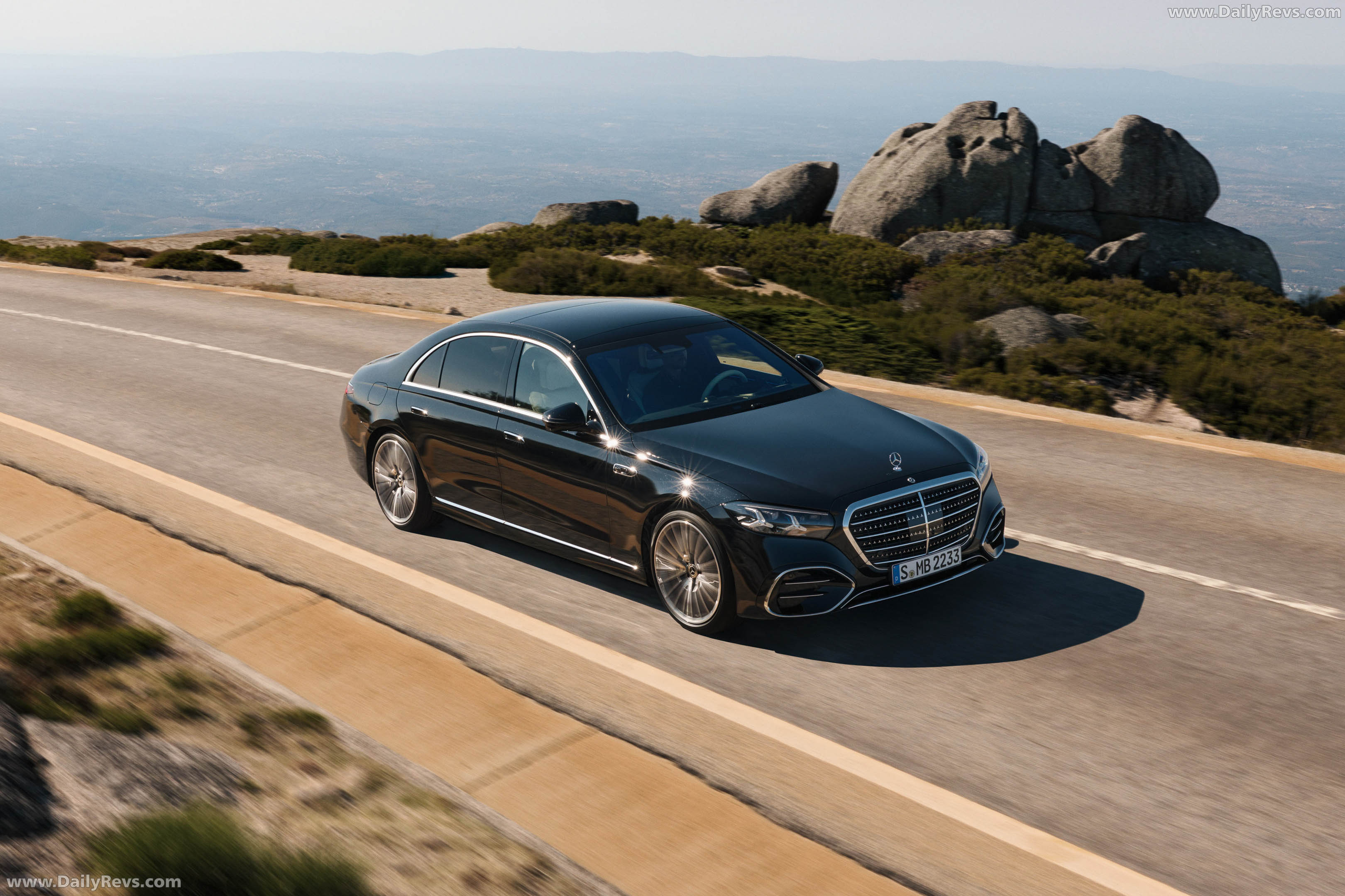 2027 Mercedes-Benz S-Class Manufaktur W223 Front View