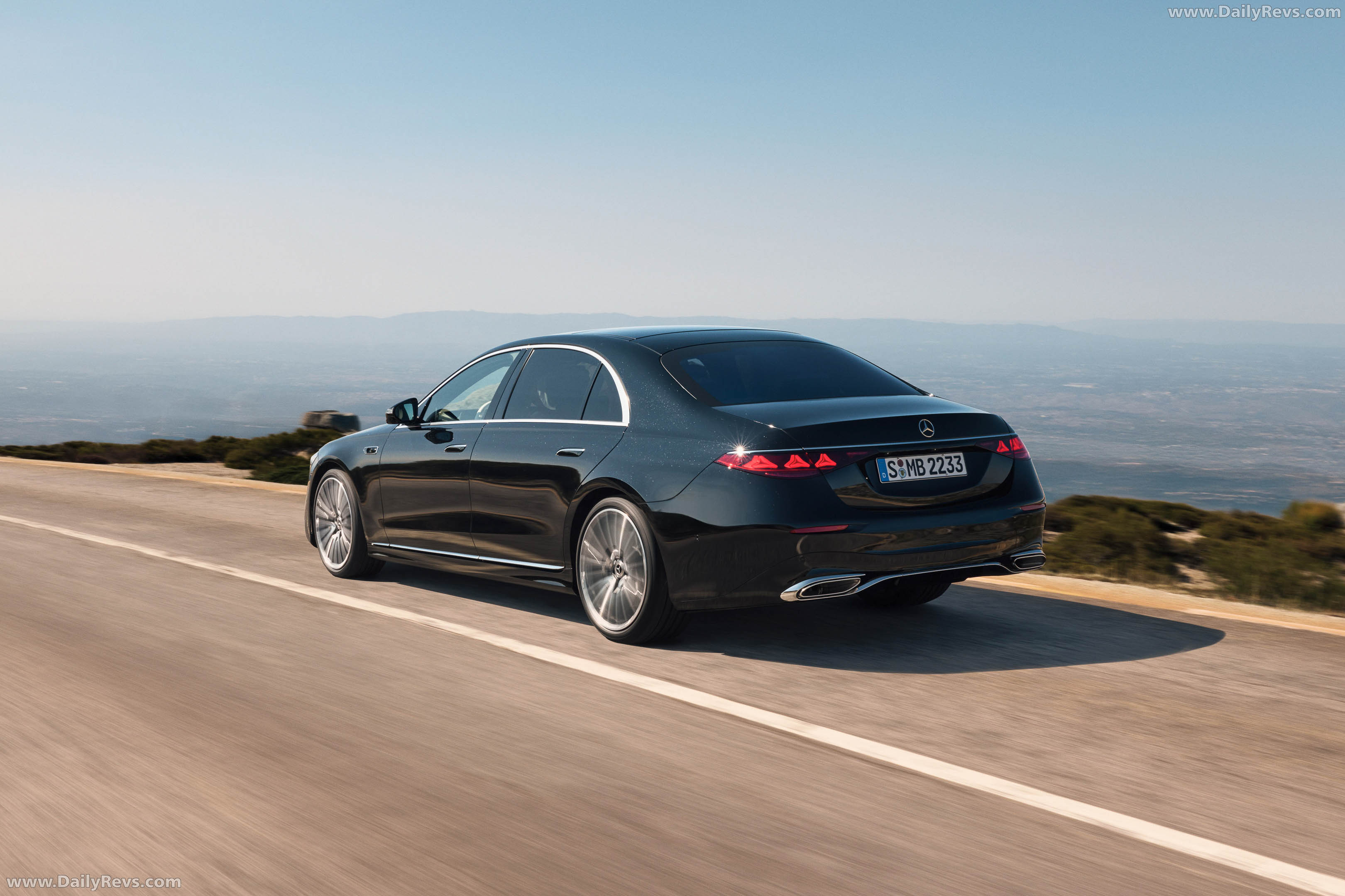 2027 Mercedes-Benz S-Class Manufaktur W223 Rear View