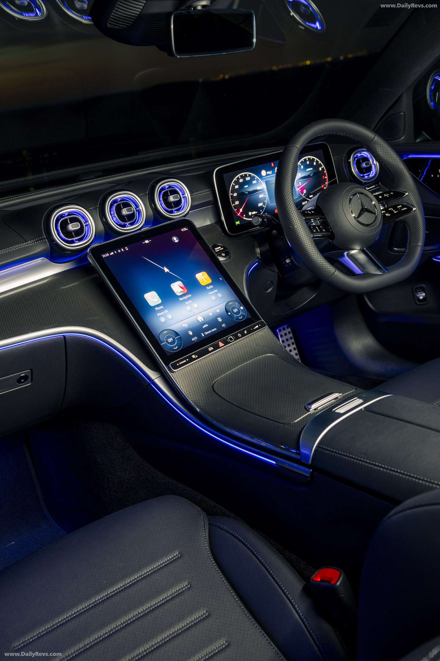 2025 Mercedes-Benz C 300 AMG Line Plus Edition S206 Interior