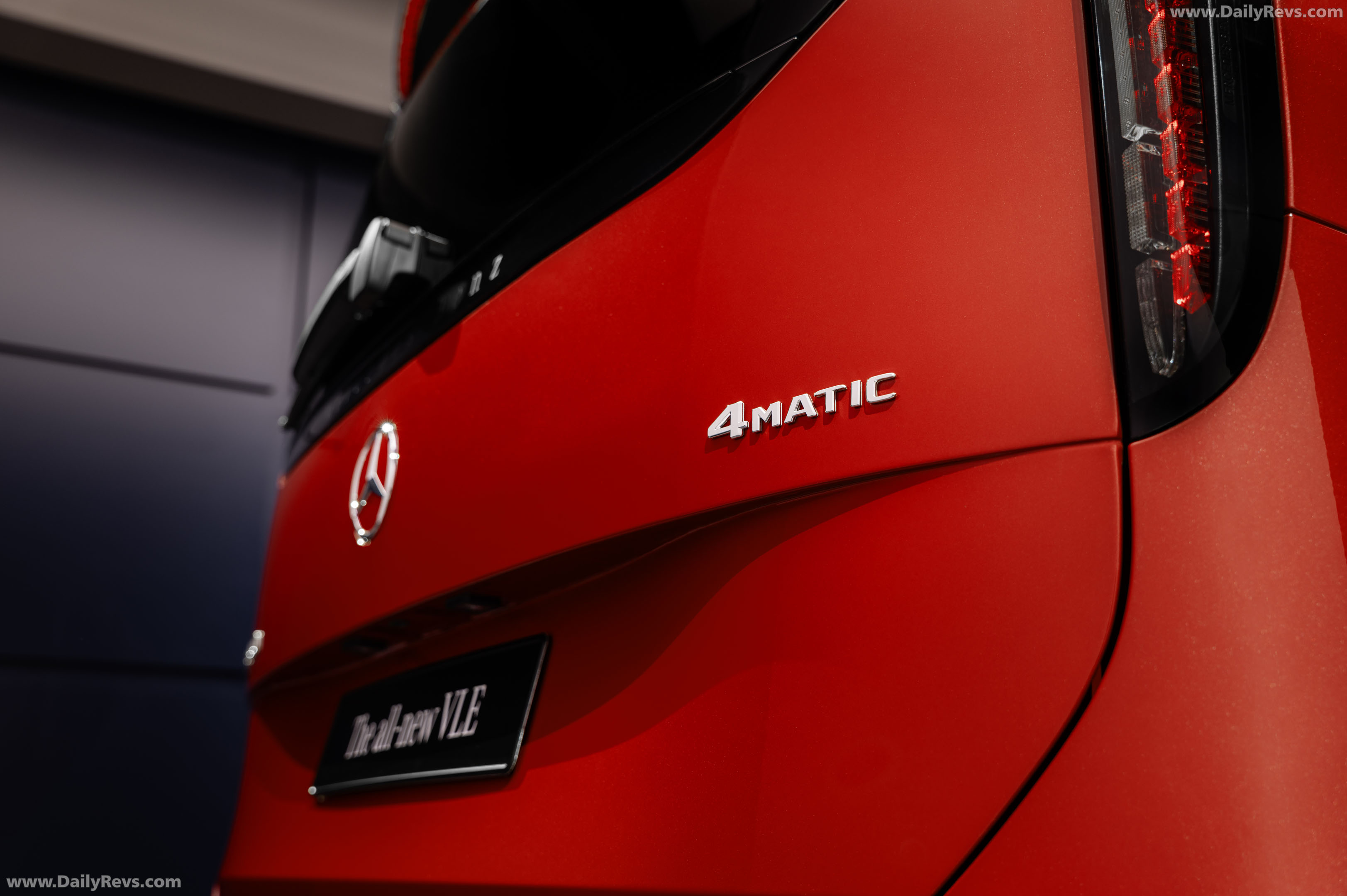 2027 Mercedes-Benz VLE 400 4MATIC Exterior