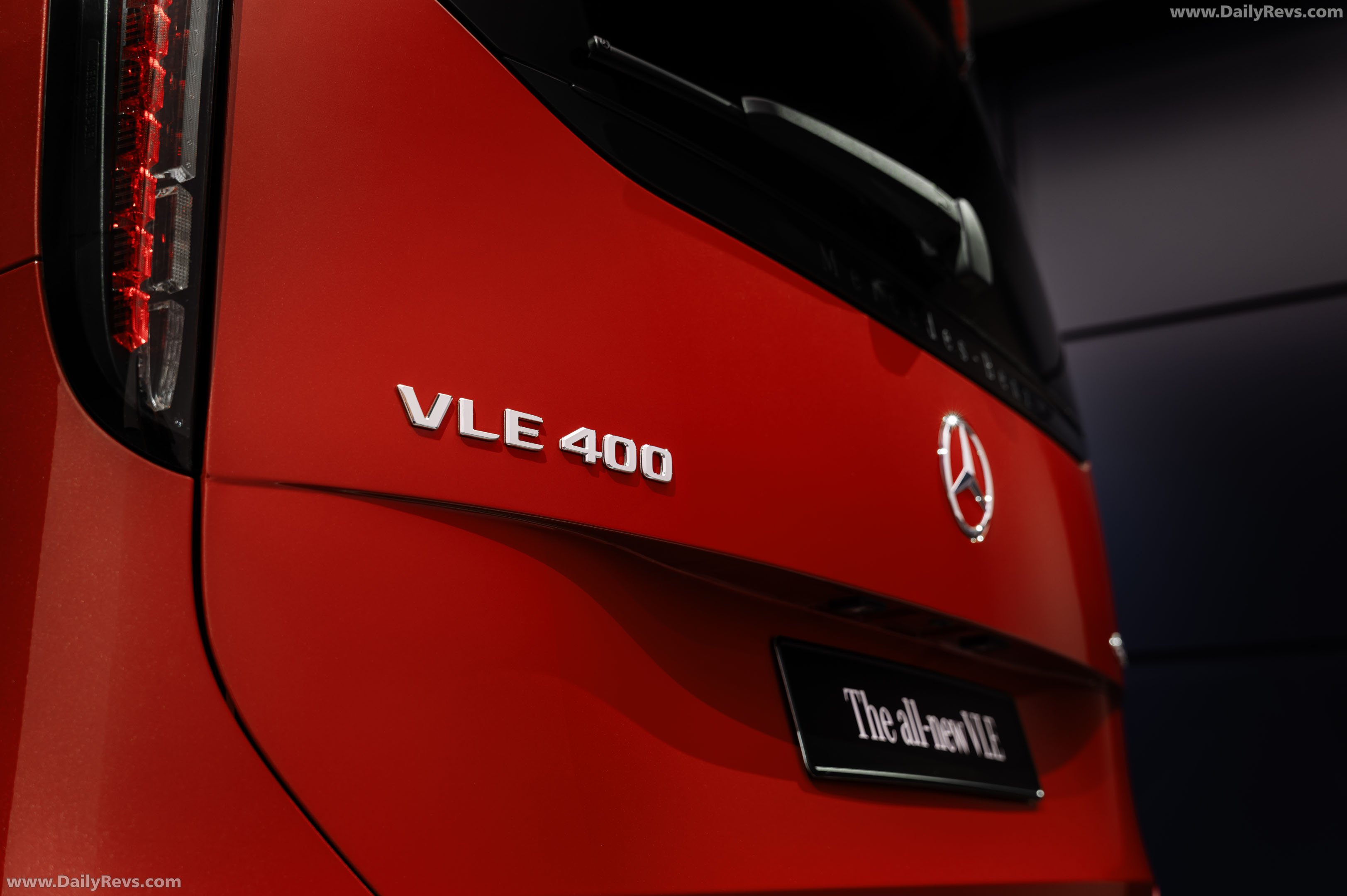 2027 Mercedes-Benz VLE 400 4MATIC Exterior